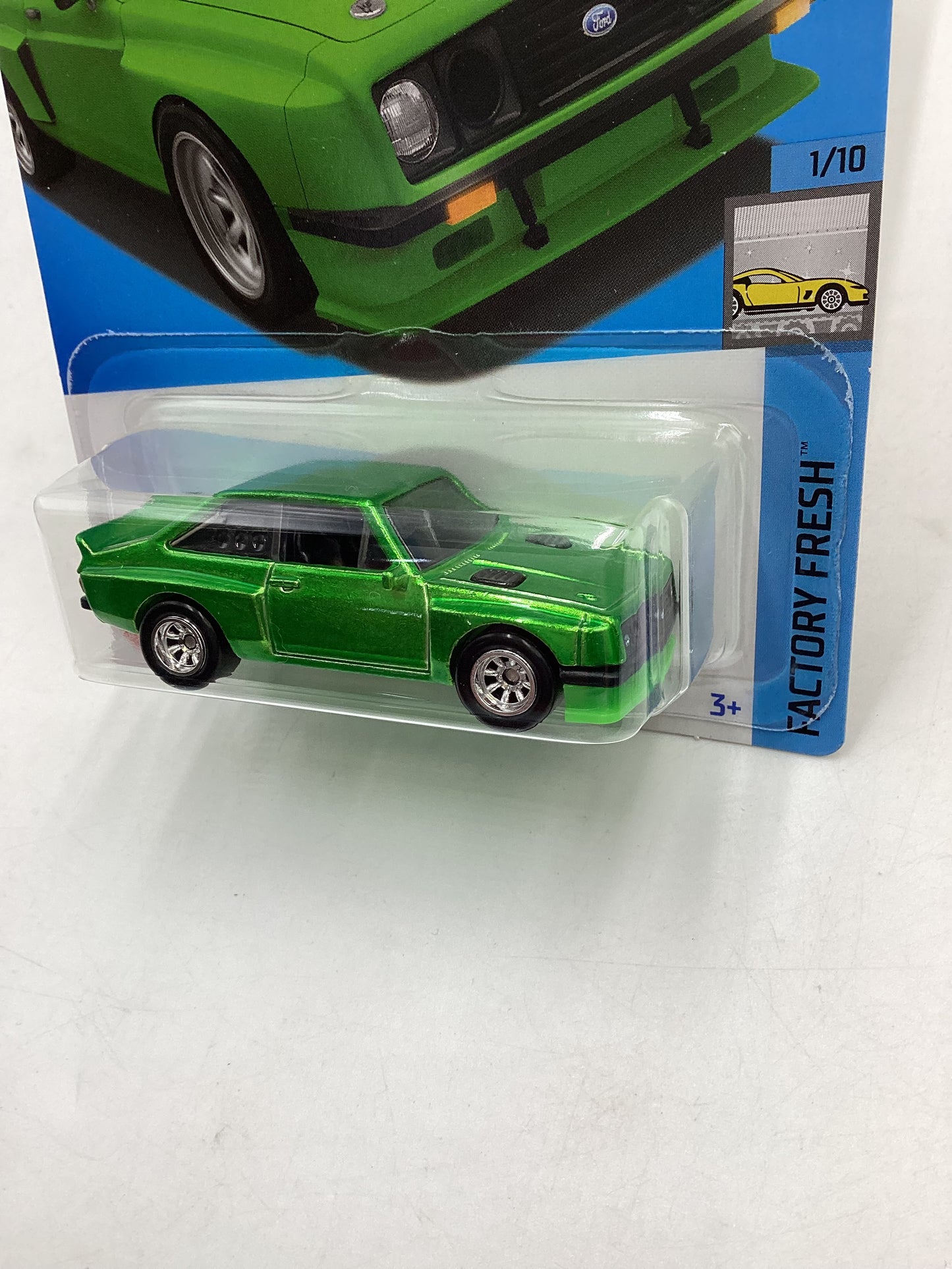 2024 Hot Wheels #23 Ford Escort RS2000 Green Super Treasure Hunt with protector