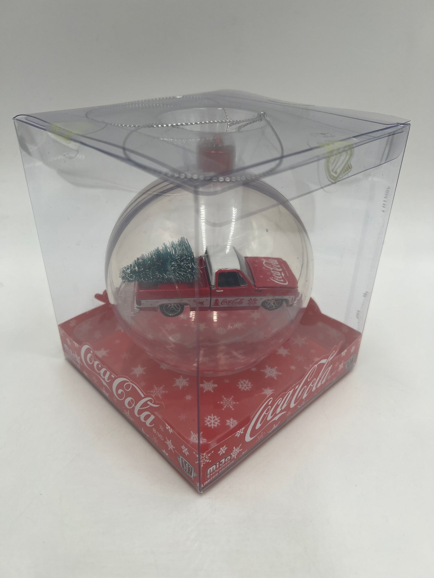 M2 Machines MiJo Exclusives Coca Cola Holiday Christmas Ornaments 1973 Chevrolet Fleetline Red/White
