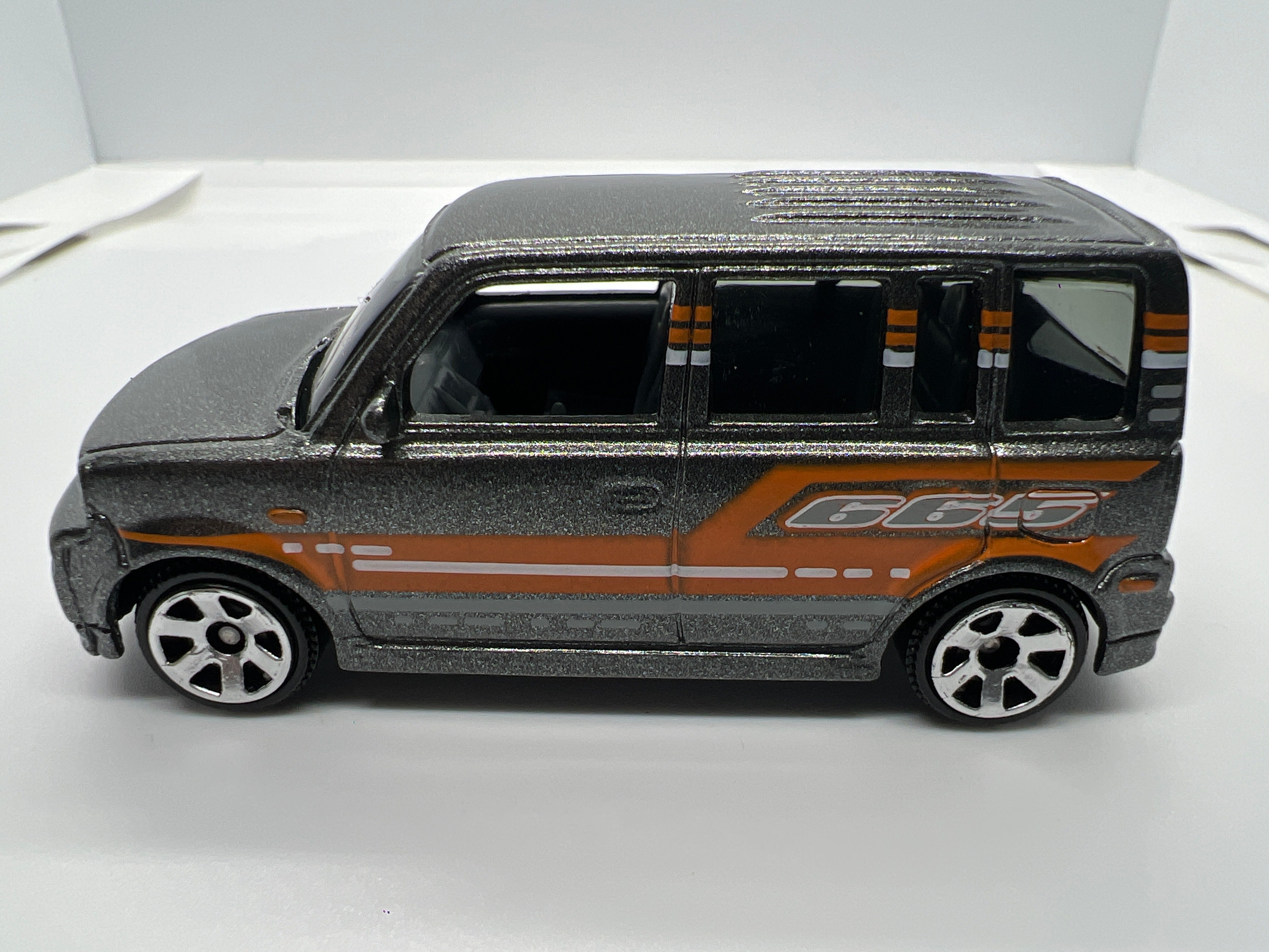 Matchbox 1/64 Scion xB Gray Loose – carolinasdiecast