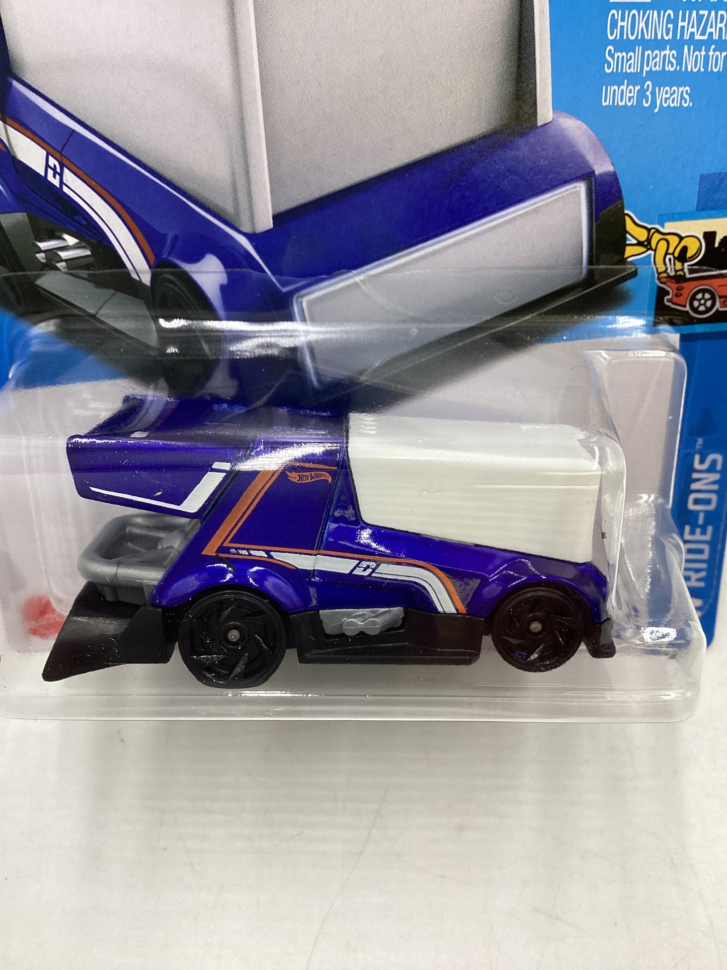 2024 Hot Wheels #168 Rink Racer Blue 114A