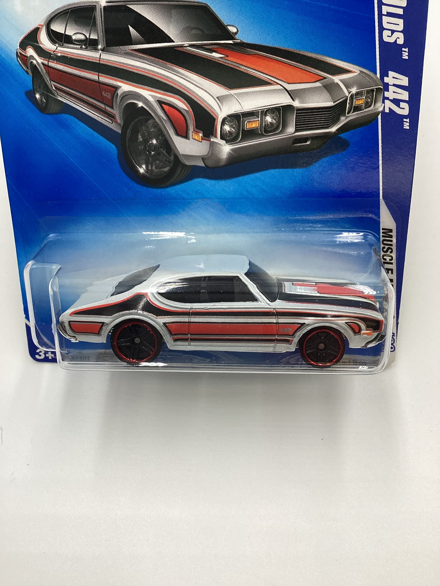 2009 Hot Wheels #082 Olds 442 White/Black/Red