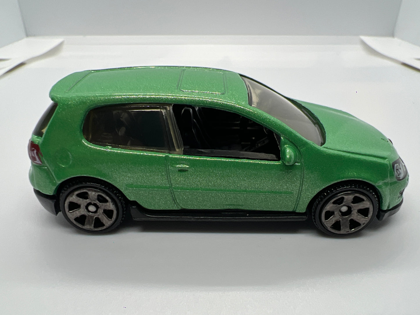 Matchbox 1/64 VW Golf V GTI Green Loose