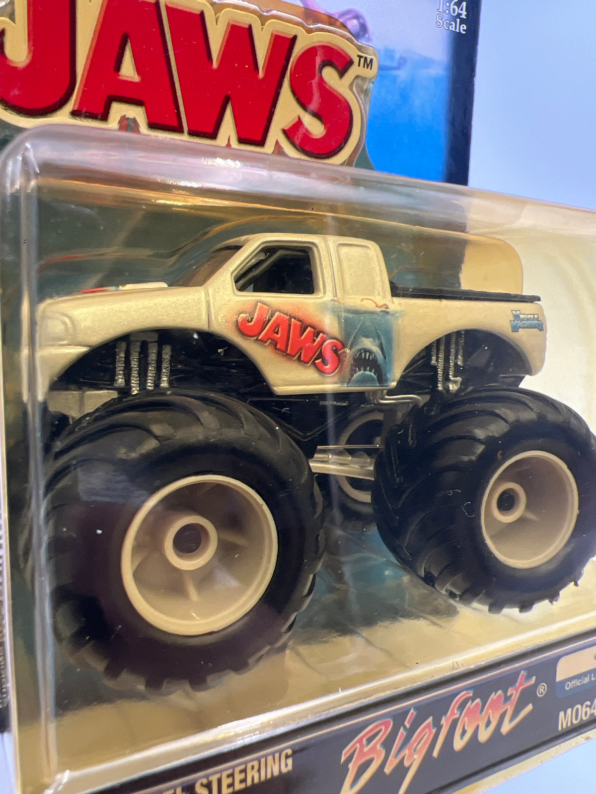 Muscle Machines Jaws Bigfoot White