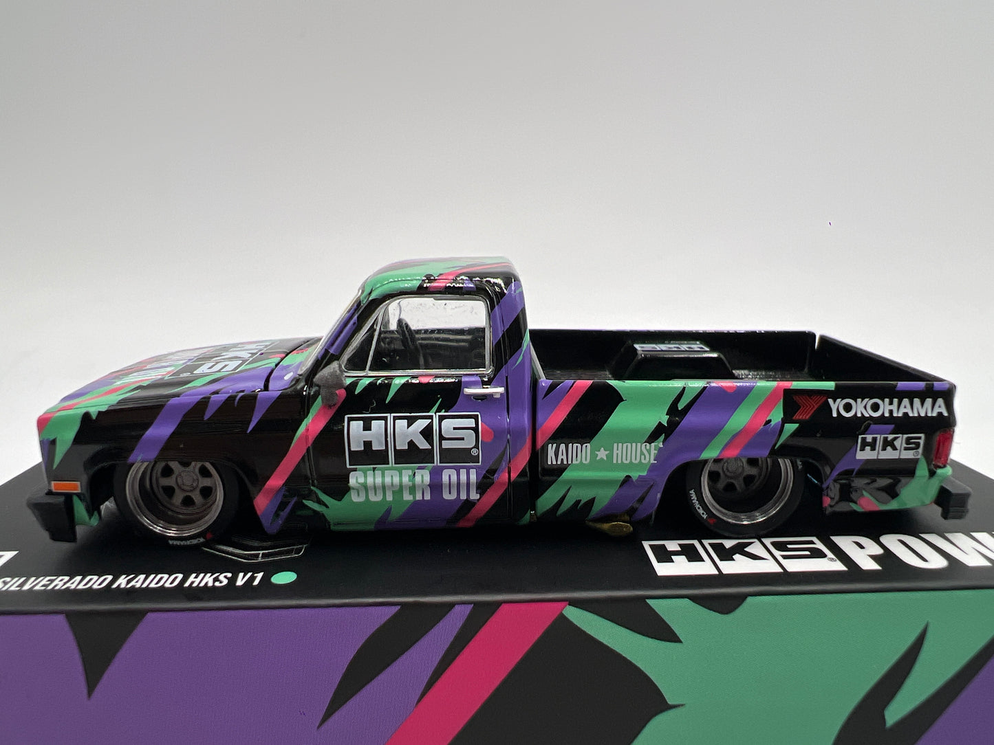 Mini GT x Kaido House #174 Chevrolet Silverado Kaido HKS V1