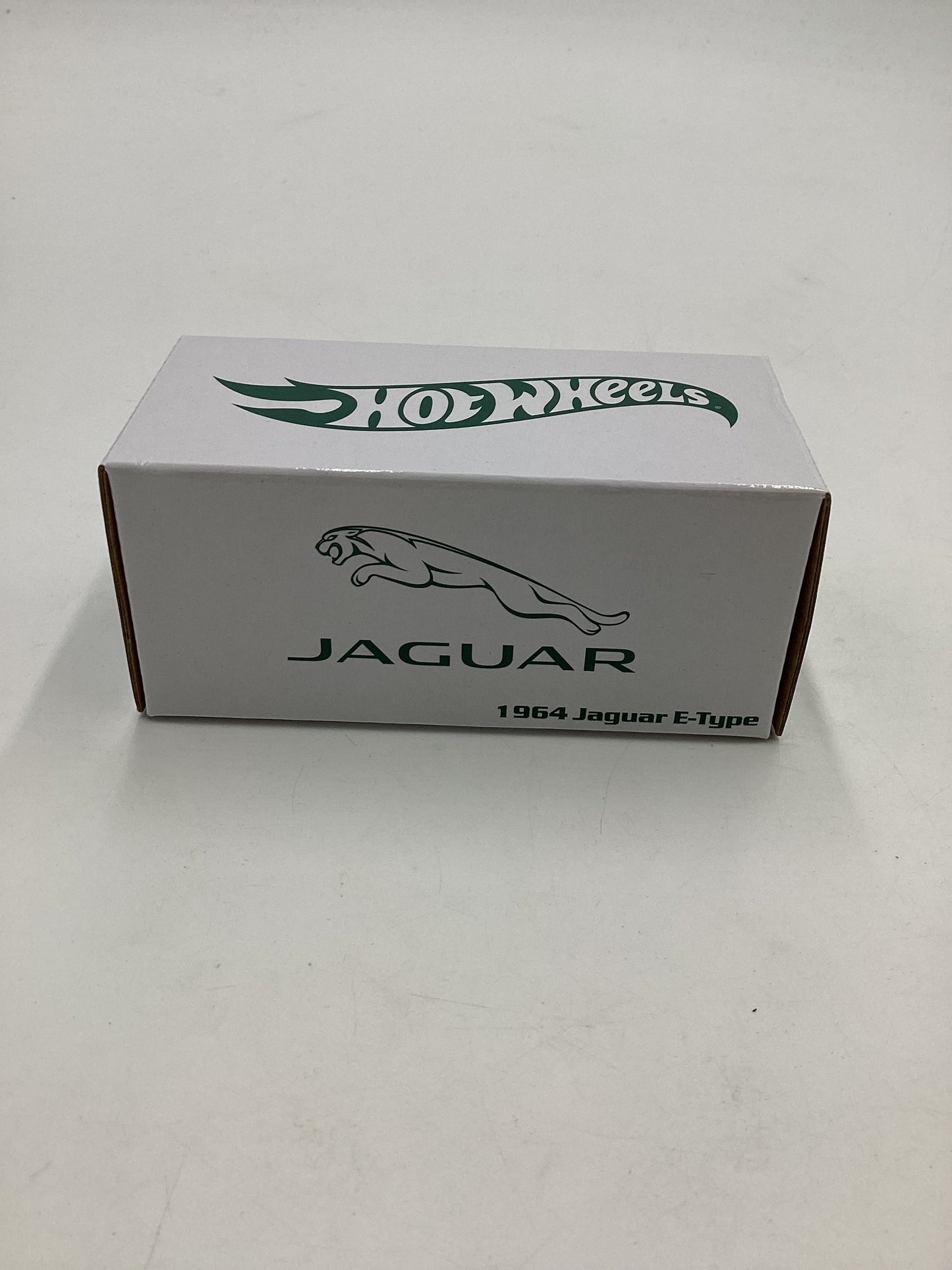 2023 Hot Wheels RLC 28834/30000 1964 Jaguar E-Type Green