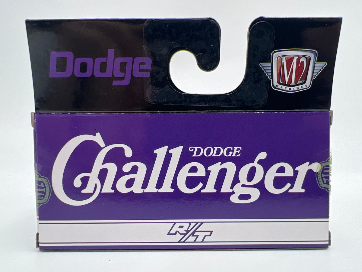 M2 Machines R112 1970 Dodge Challenger R/T 440 Six Pack Purple