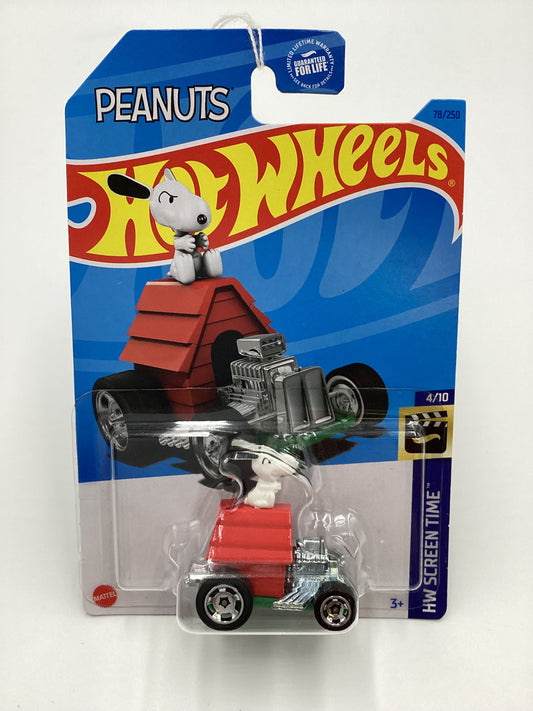 2023 Hot Wheels #78 Snoopy Red 115D