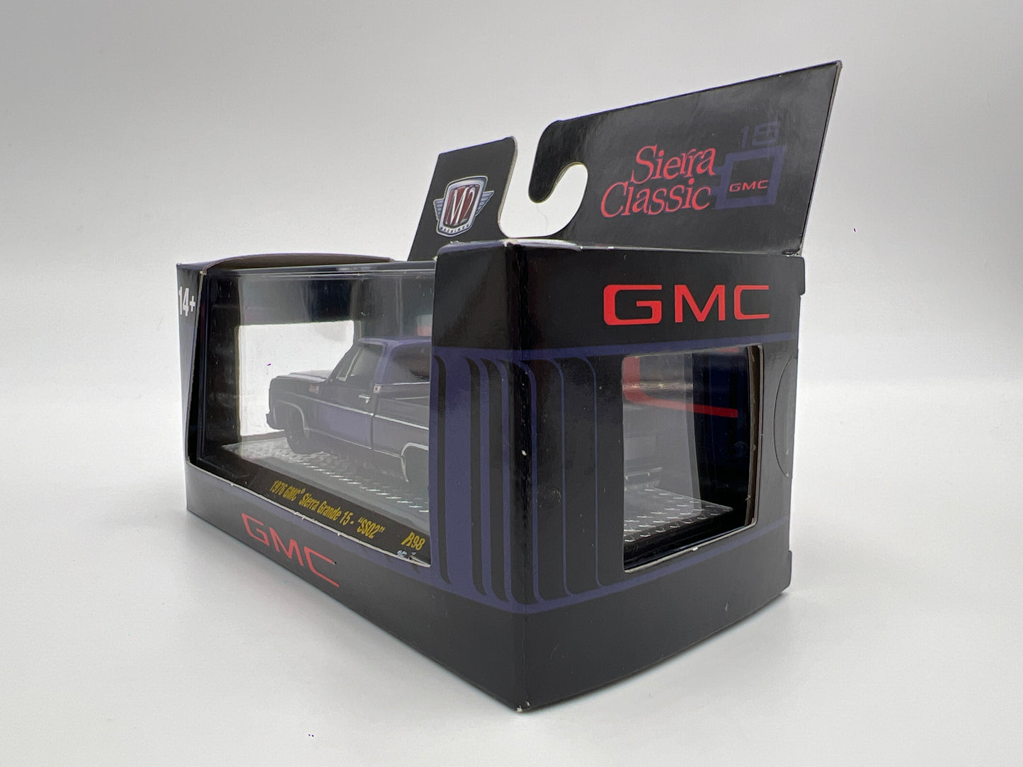 M2 Machines Auto-Thentics 1976 GMC Sierra Grande 15 SS02 Black/Purple R98