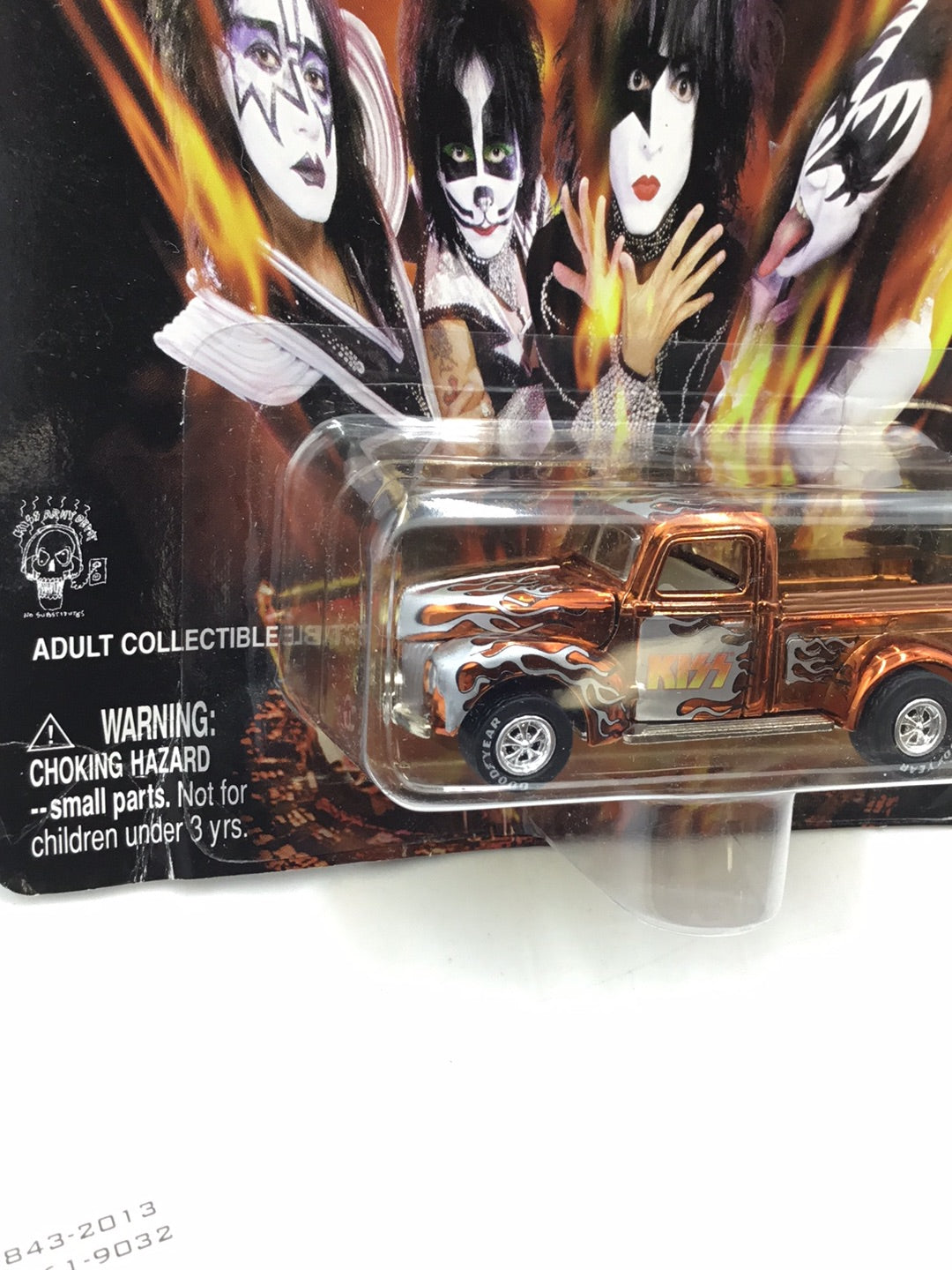 Johnny Lightning Kiss 1940 Ford (Bad Card)