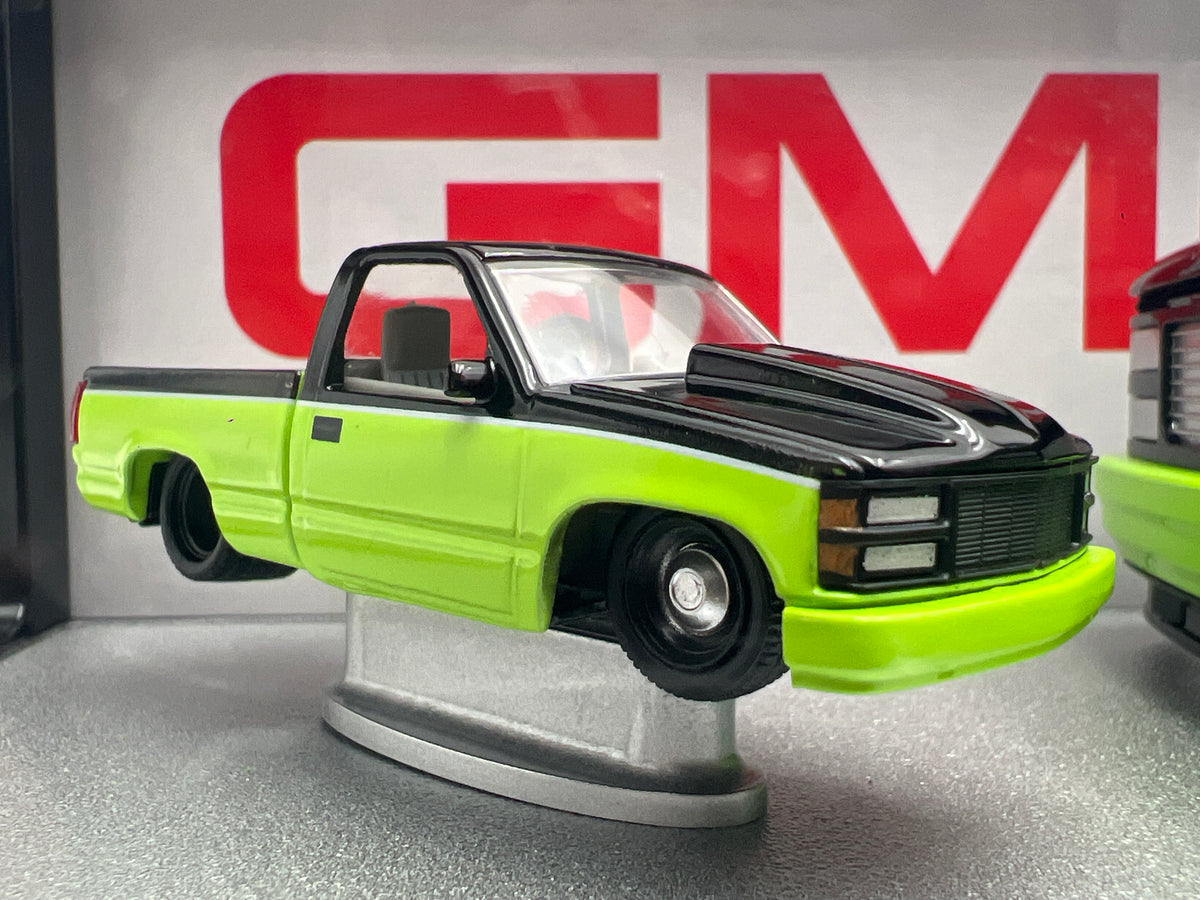 2026 M2 Machines R01 1/24 & 1/64 2 Pack 1990 GMC Sierra 1500 Custom Green/Black 2