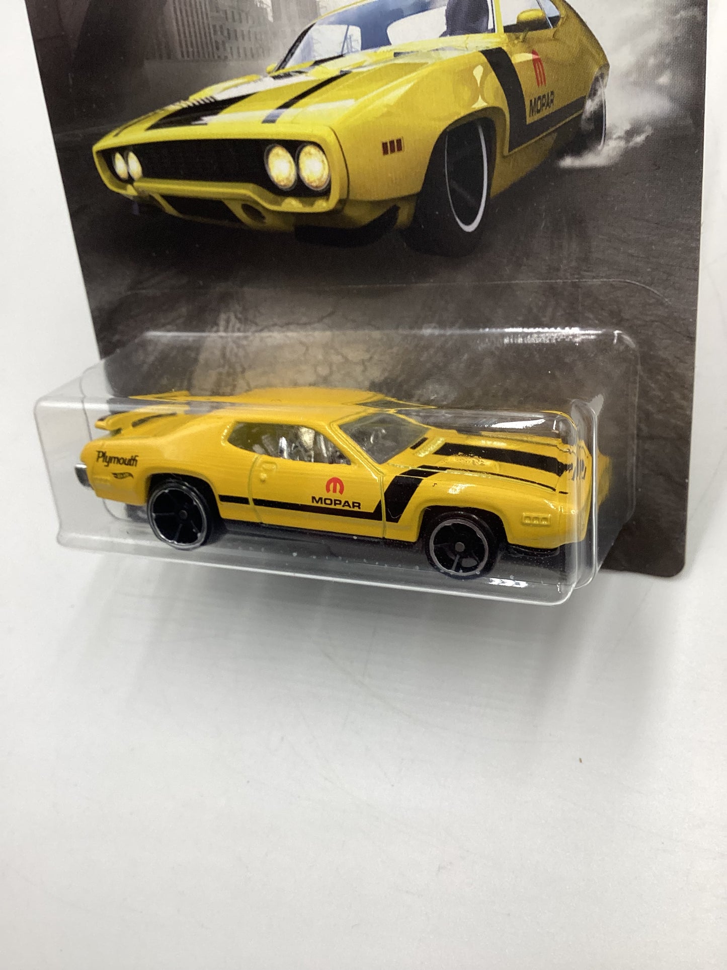 Hot wheels Exclusive Mopar Series #5 71 Plymouth Road Runner Yellow