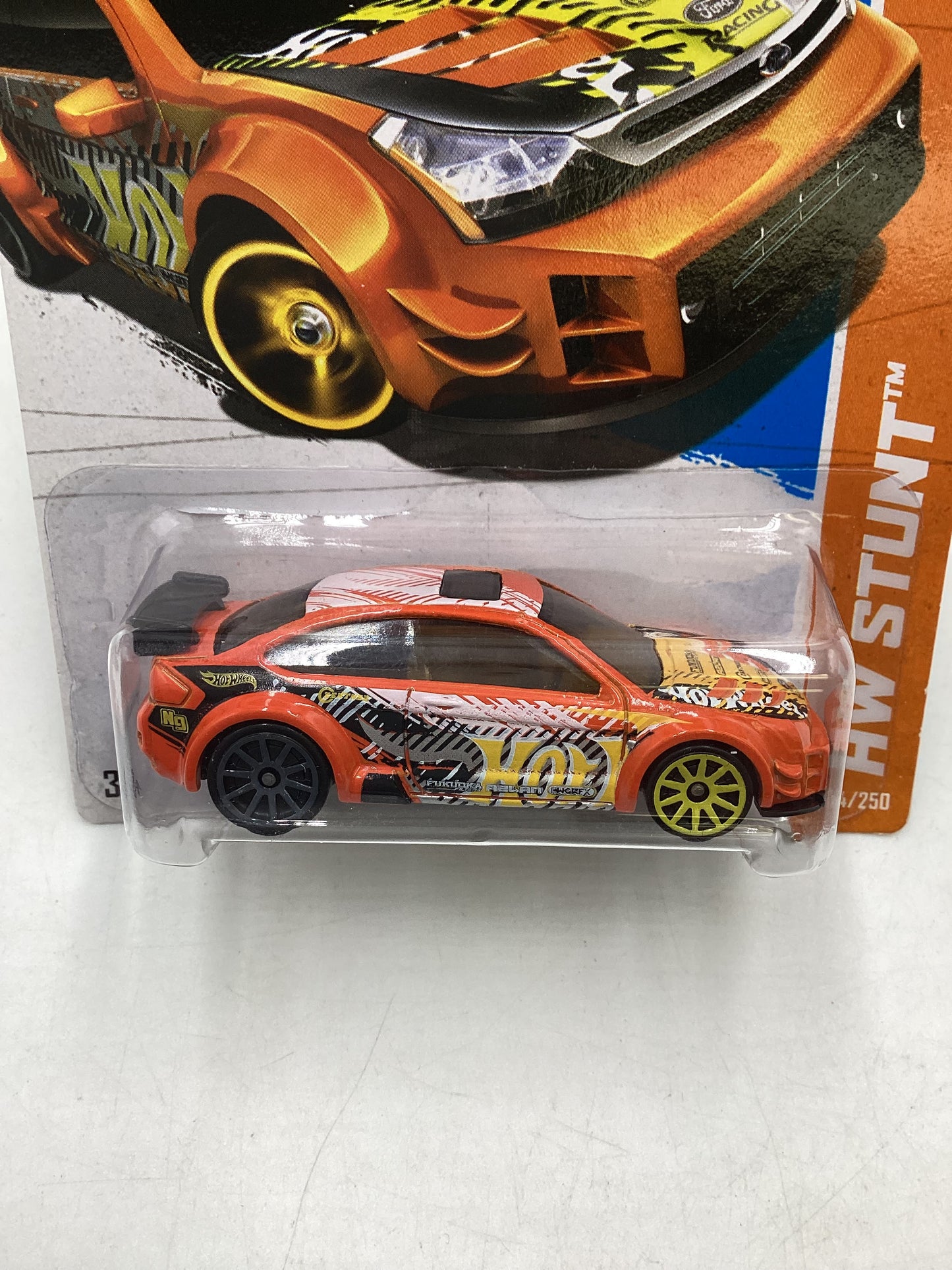 2013 Hot Wheels #84 08 Ford Focus Orange