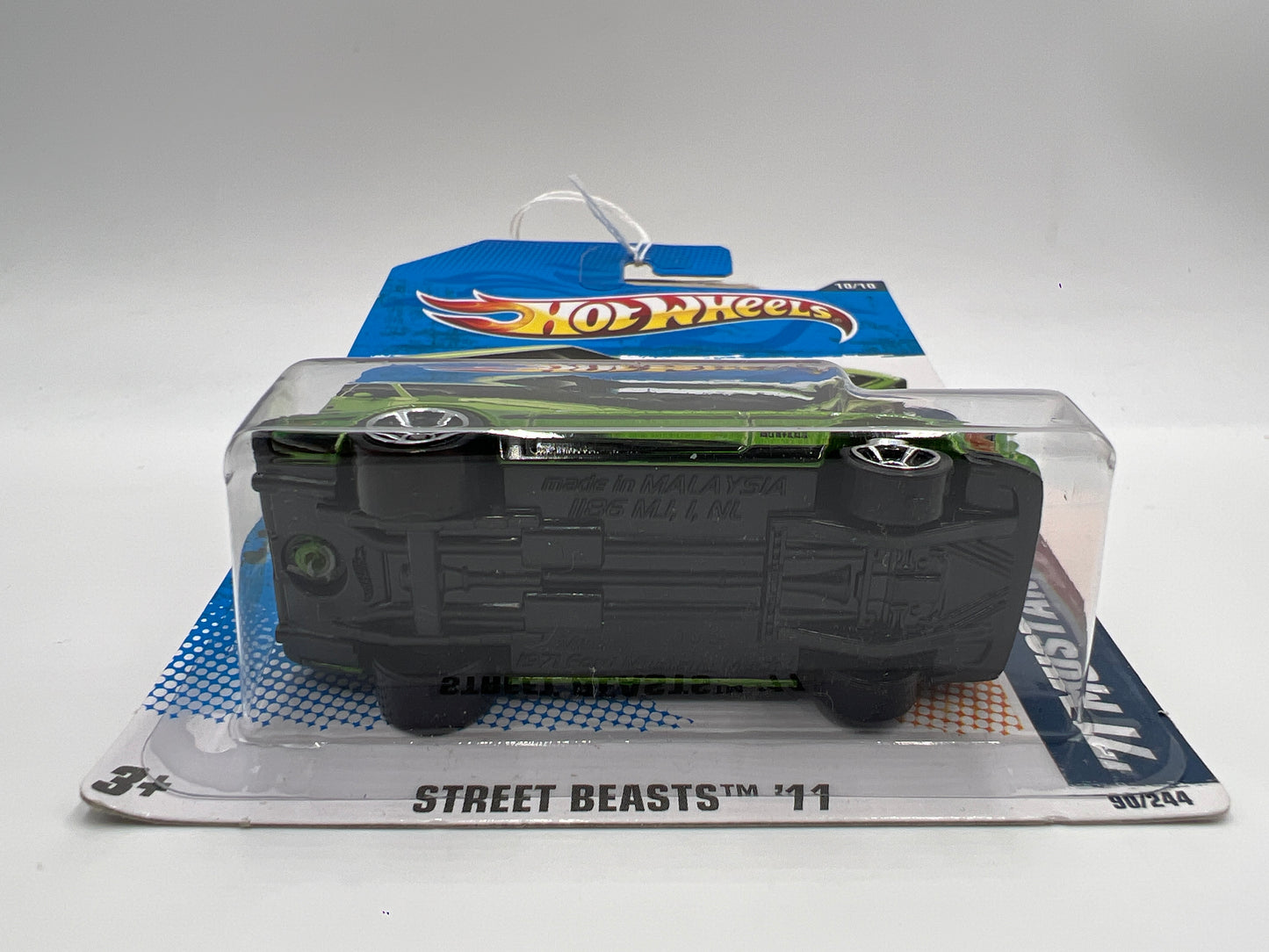 2011 Hot Wheels Street Beasts #90 Pink Window 71 Mustang Boss 351 Green 28D