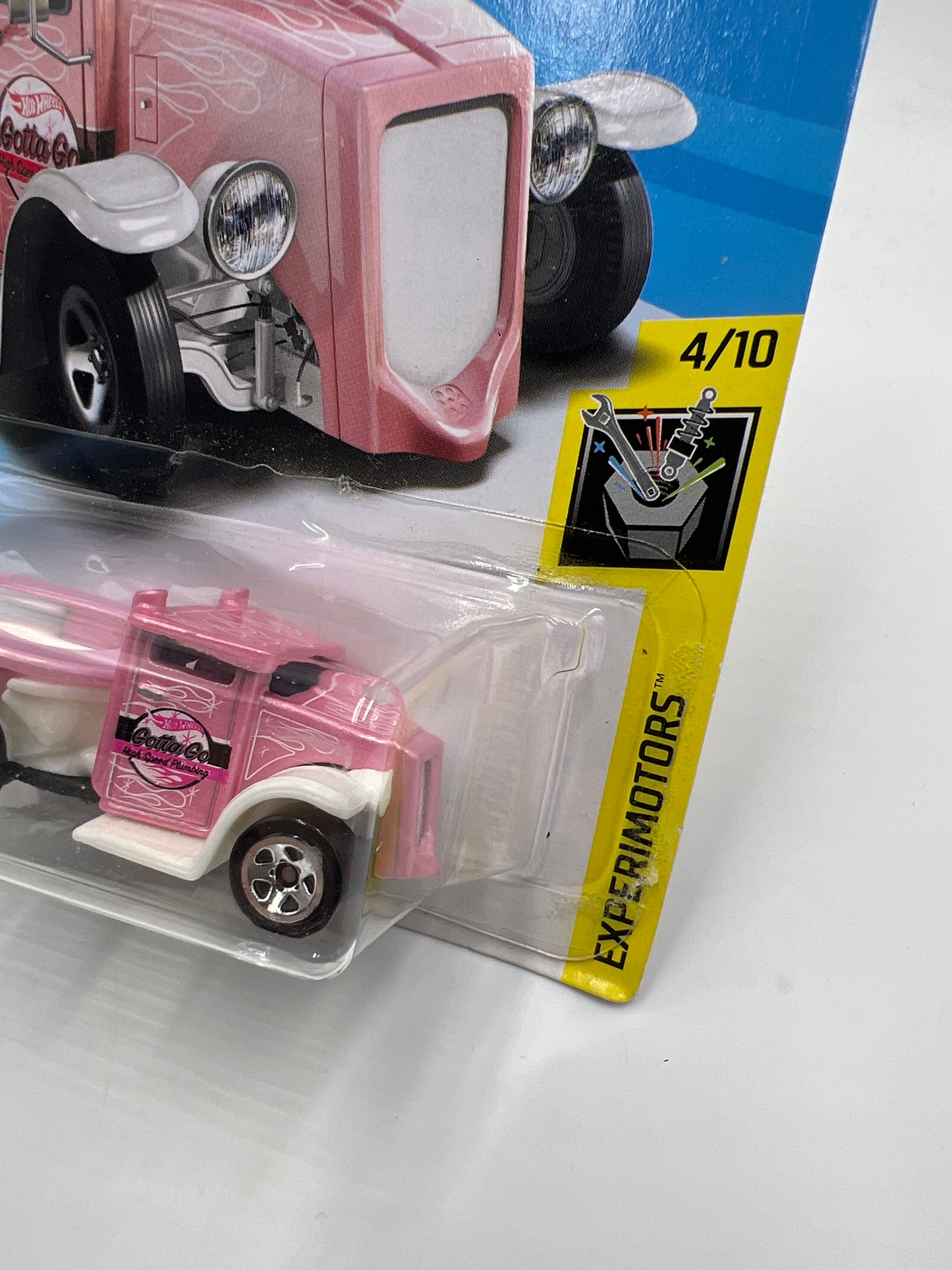 2018 Hot Wheels Experimotors #49 Gotta Go Pink W/Protector