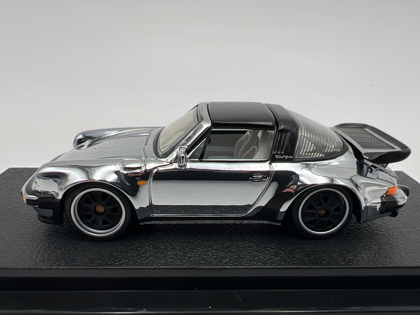 2026 Hot Wheels RLC CHASE #2839/5000 Porsche 911 Turbo 3.3 Targa Chrome