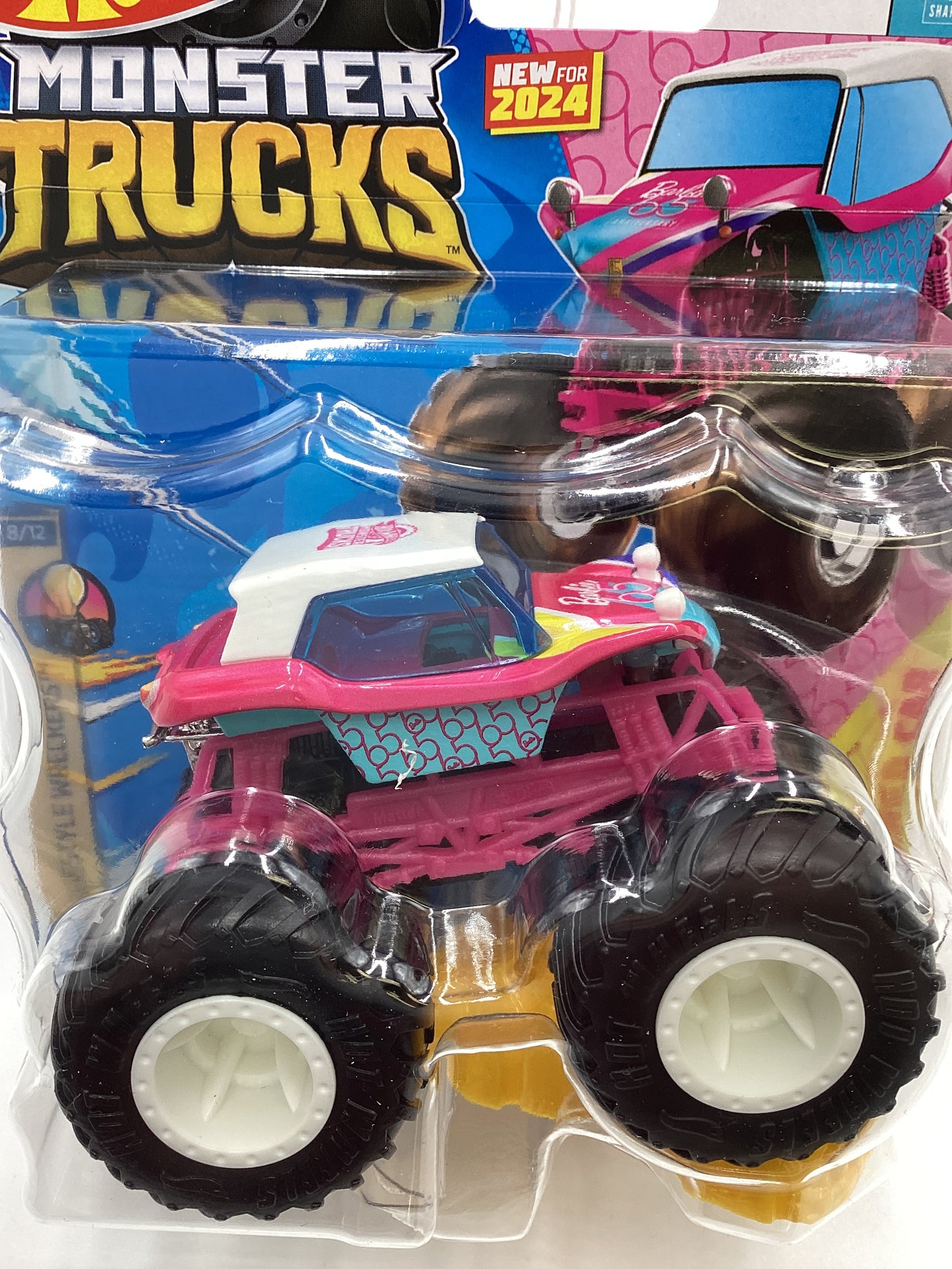 2024 Hot wheels Monster Trucks Freestyle Wreckers #8 Meyers Manx Barbie Pink 132A