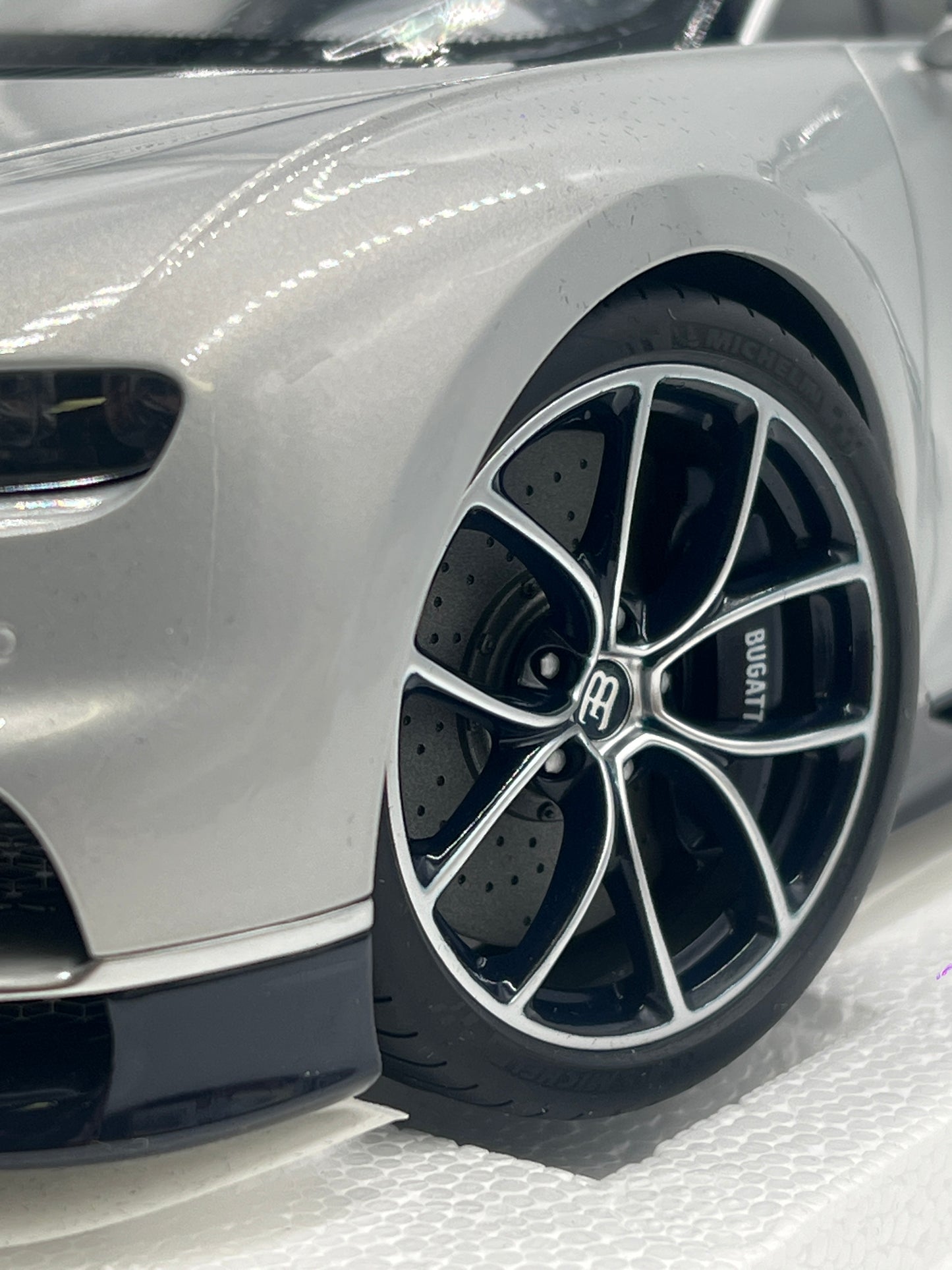 VHTF AutoArt Limited 1/12 Scale Bugatti Chiron New With Box *Outer Box Has Damage*