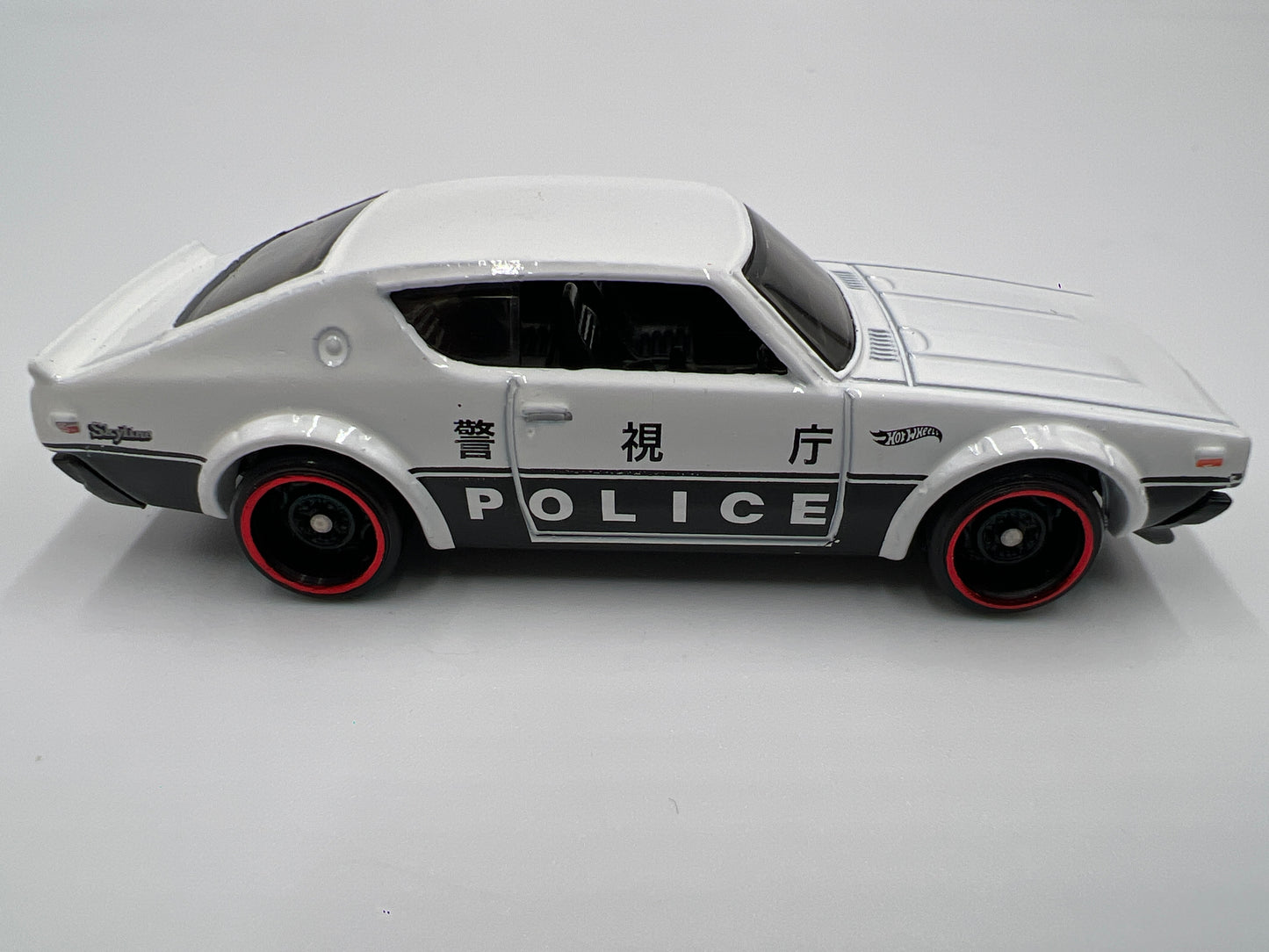 Hot Wheels 1/64 Nissan Skyline 2000 GT-R White Loose