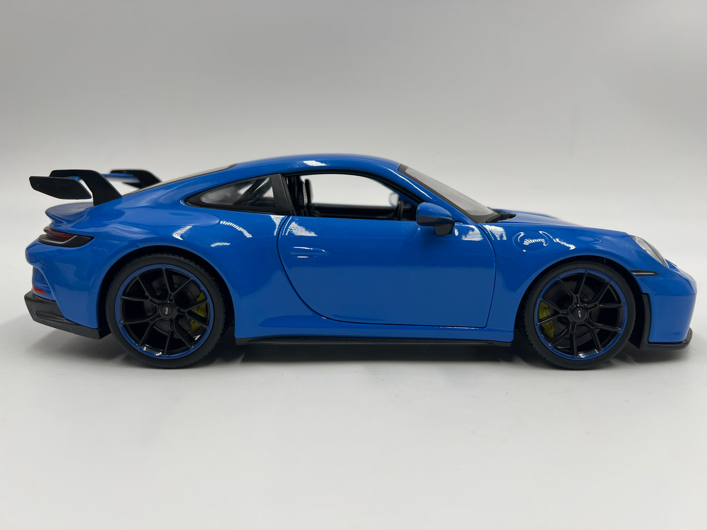 Maisto Special Edition 1:18 Scale Loose Porsche 911 GT3 Blue
