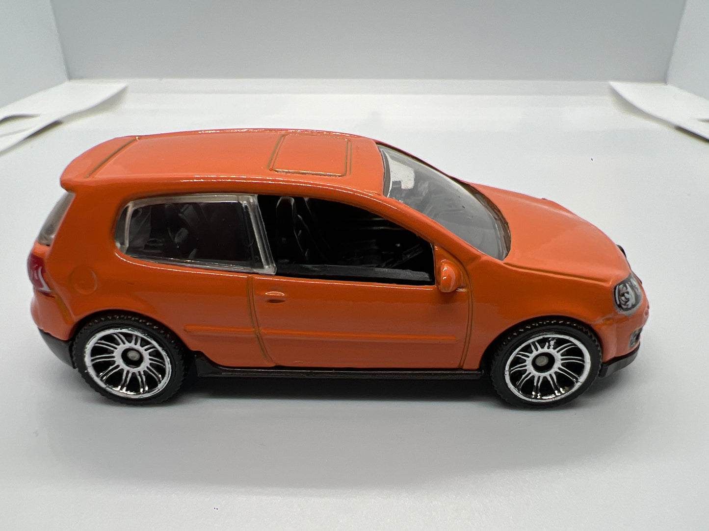 Matchbox 1/64 VW Golf V GTI Orange Loose