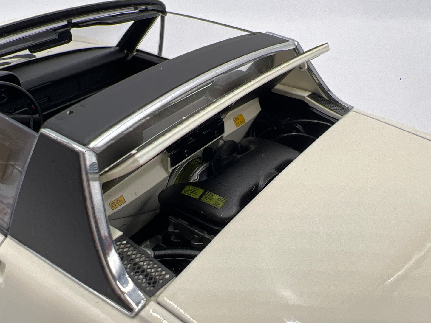 Rare AutoArt 1/18 Scale Porsche 914-6 Ivory White Loose VHTF Exceptional Detail