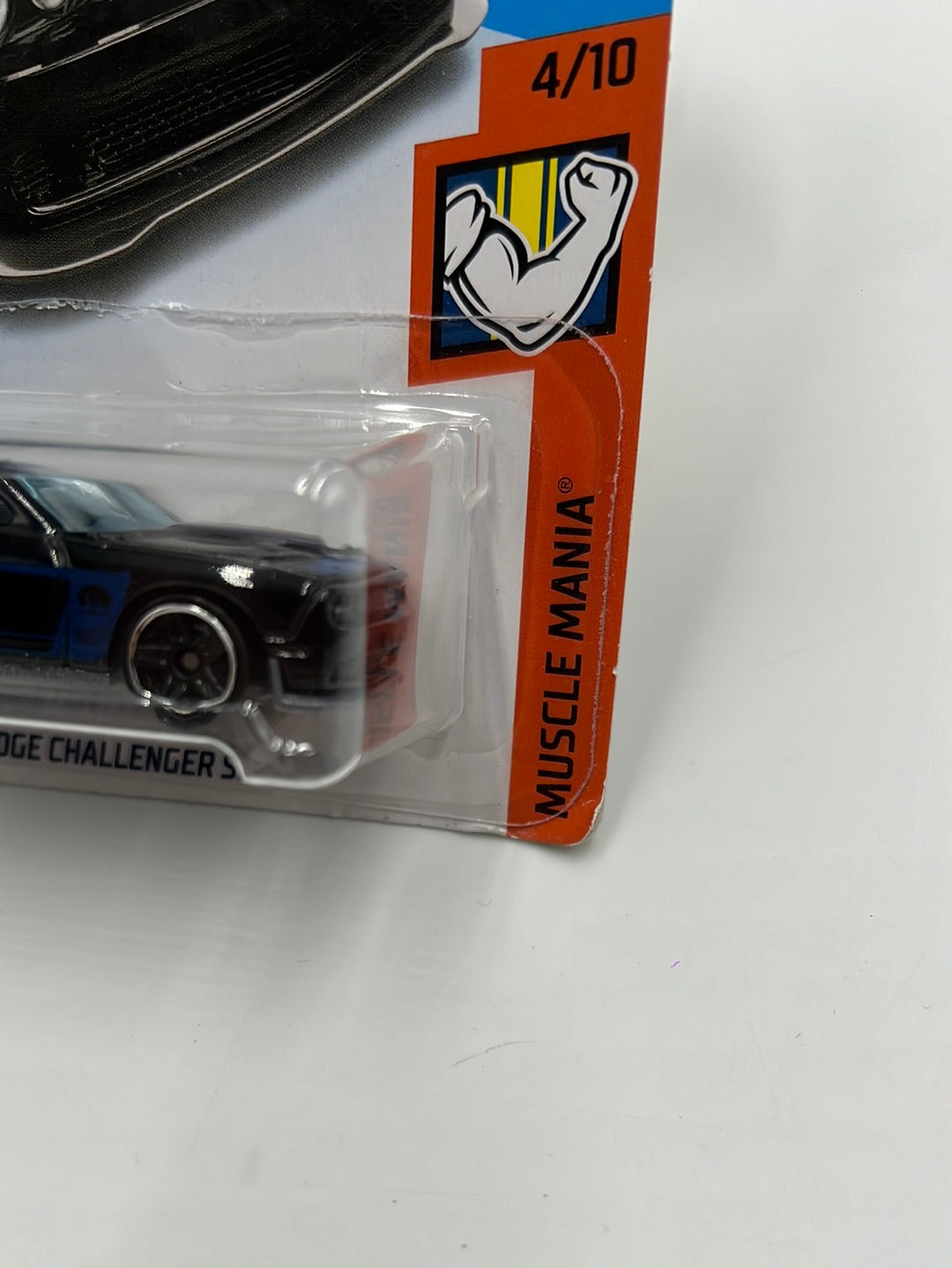 Hot Wheels 2018 #42 15 Dodge Challenger SRT Black 46i