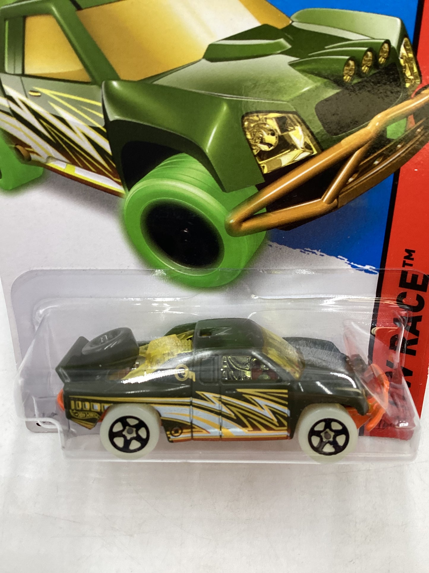 2014 Hot Wheels Treasure Hunt #184 Off Track Green 277R