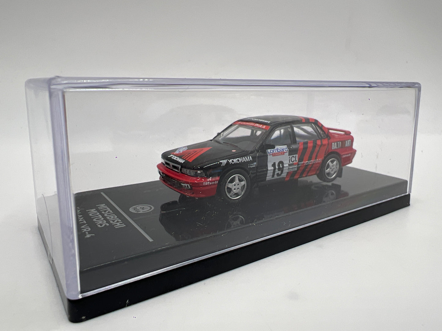 Para64 1:64 Scale Diecast Mitsubishi Motors Mitsubishi Galant VR-4 Advan Red/Black