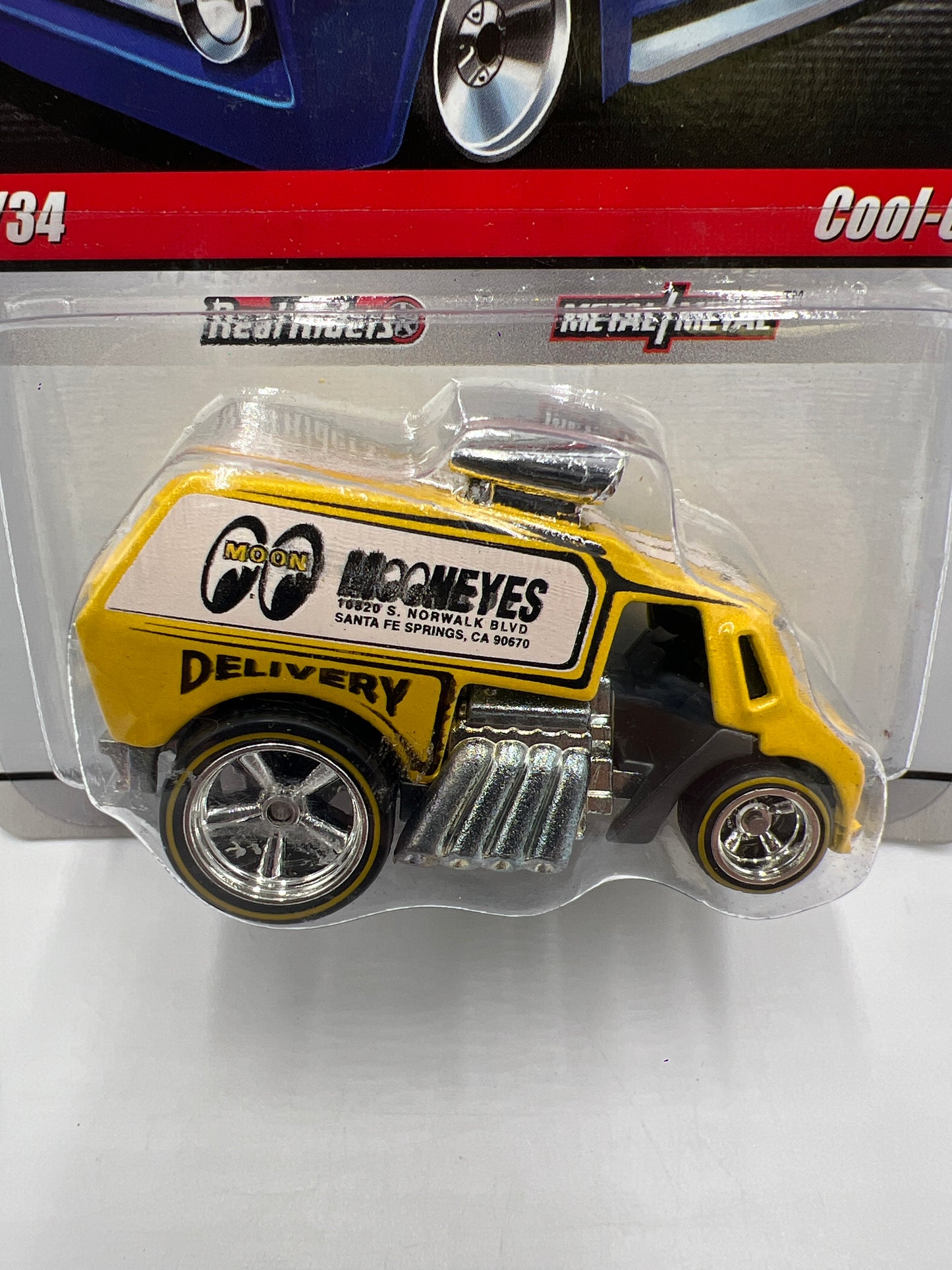 Hot Wheels Premium Delivery Series #16 Cool One Mooneyes Yellow