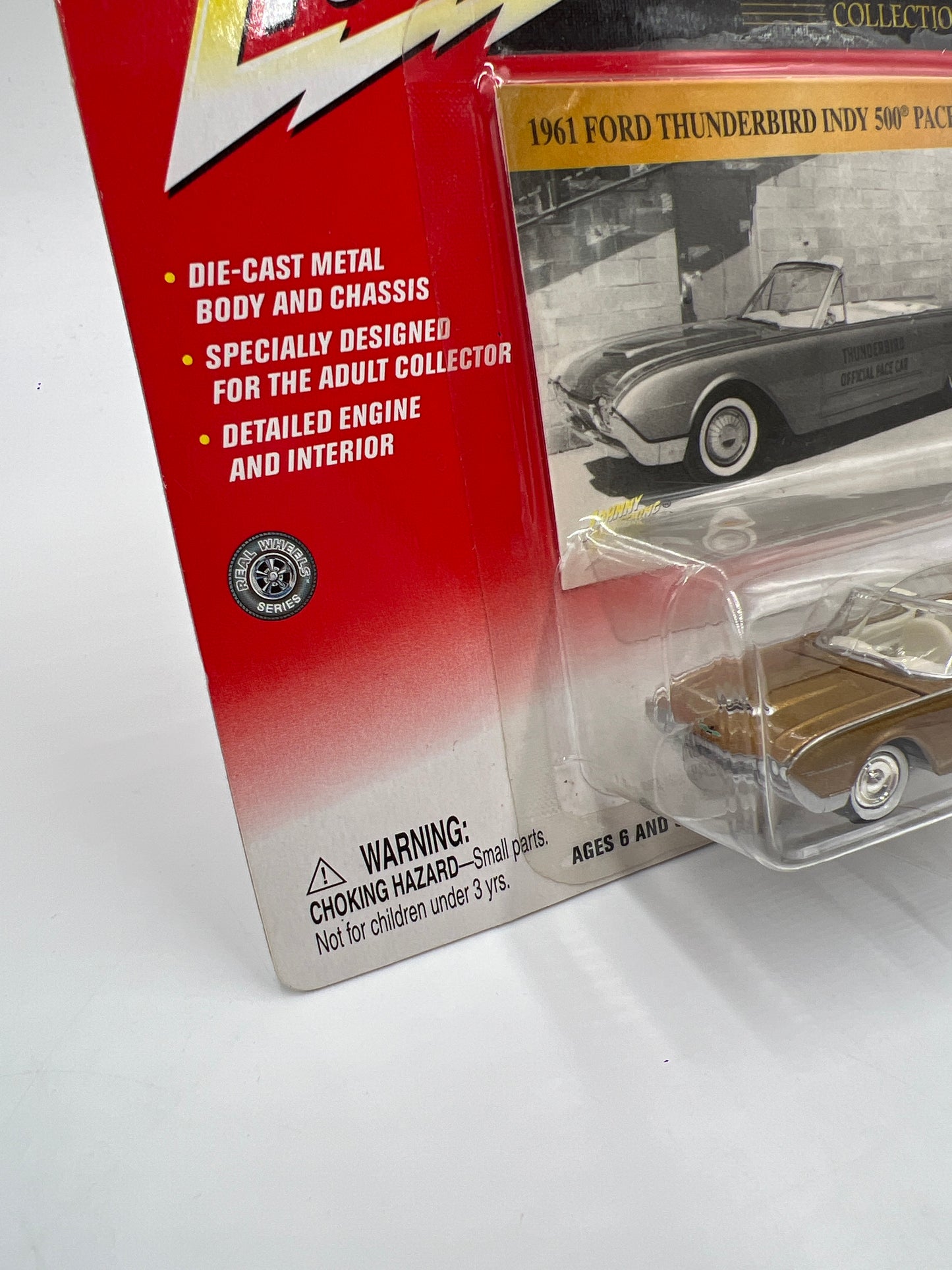 Johnny Lightning Classic Gold Collection 1961 Ford Thunderbird Indy 500 Pace Car Gold 222F