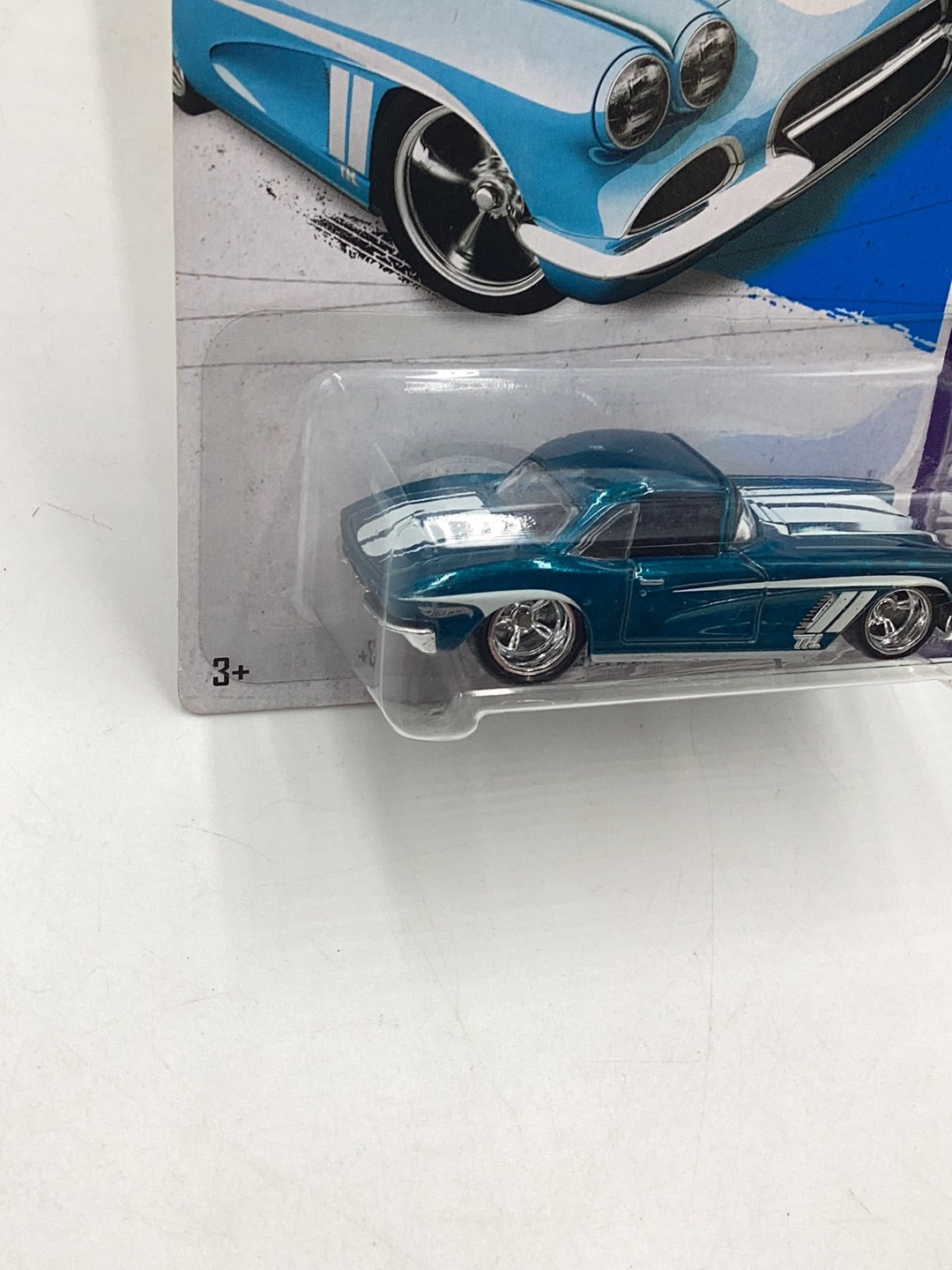 2013 hot wheels super treasure hunt #207 62 Corvette W/Protector