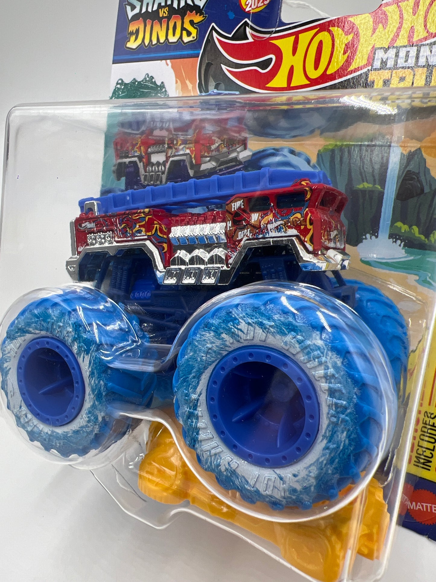 2025 Hot Wheels Monster Trucks Sharks Vs Dinos #6 5 Alarm 126E