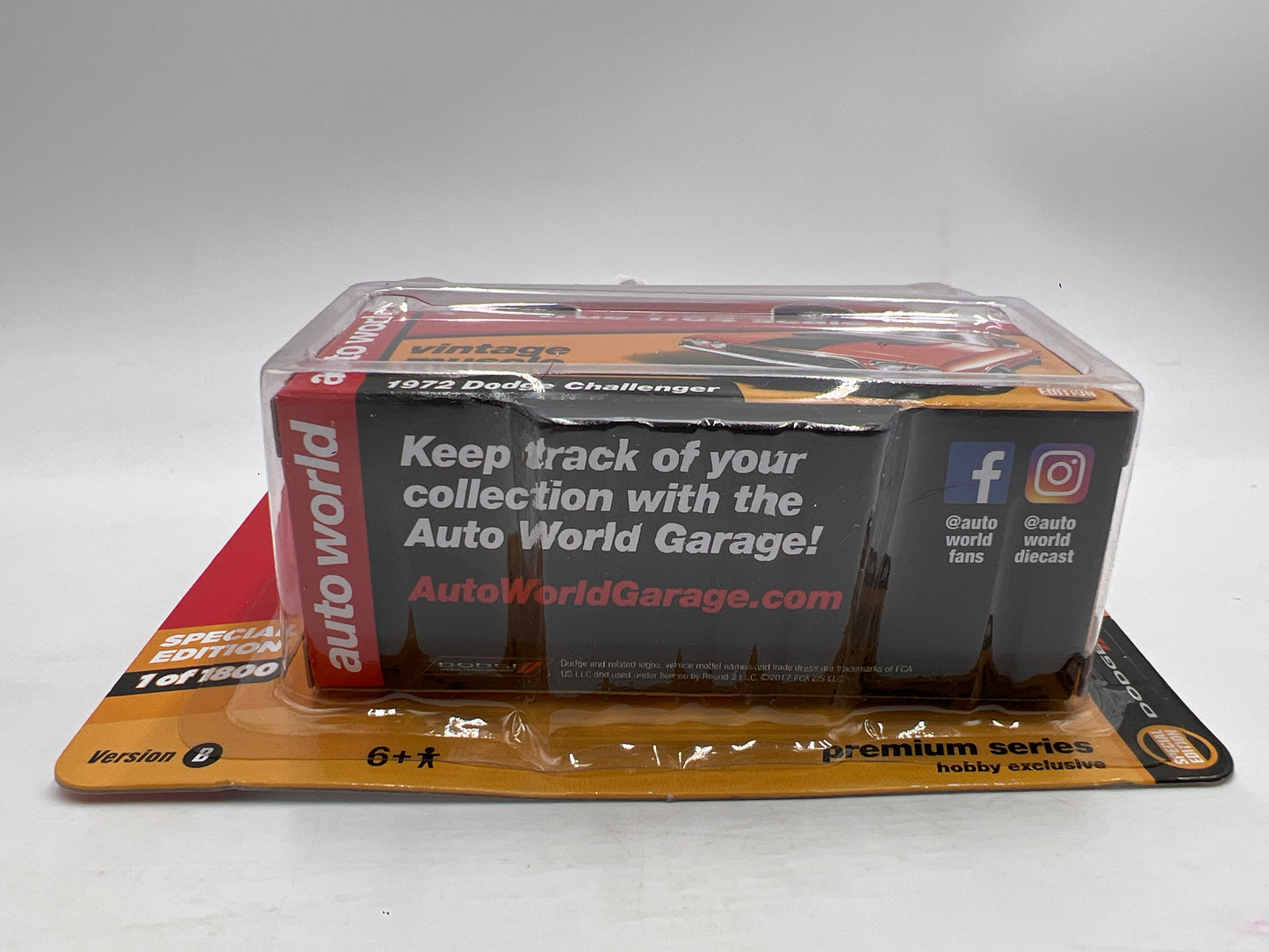Auto World Hobby Exclusive Vintage Muscle Version B 1972 Dodge Challenger Orange