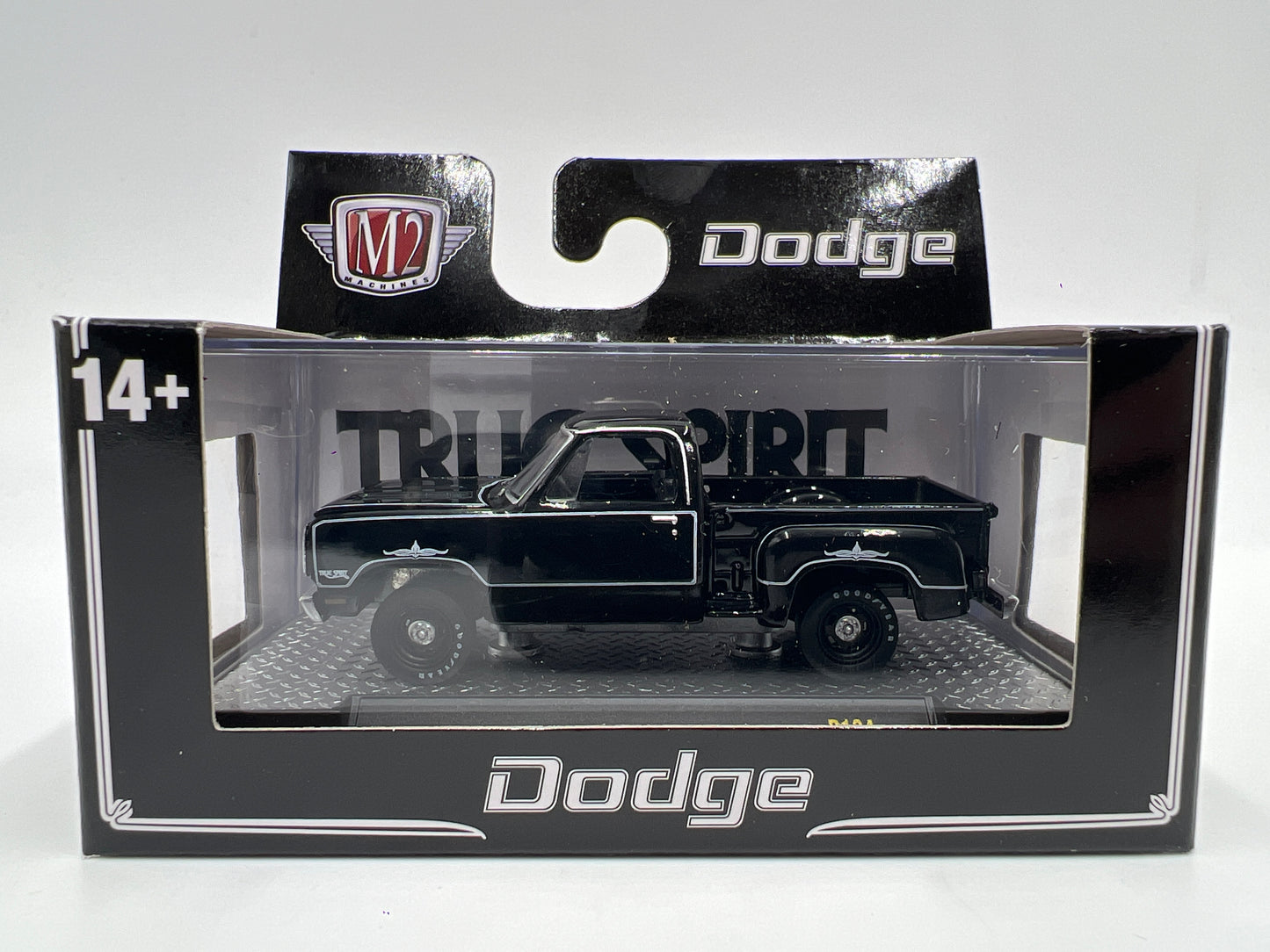 M2 Machines 1978 Dodge True Spirit Black R104