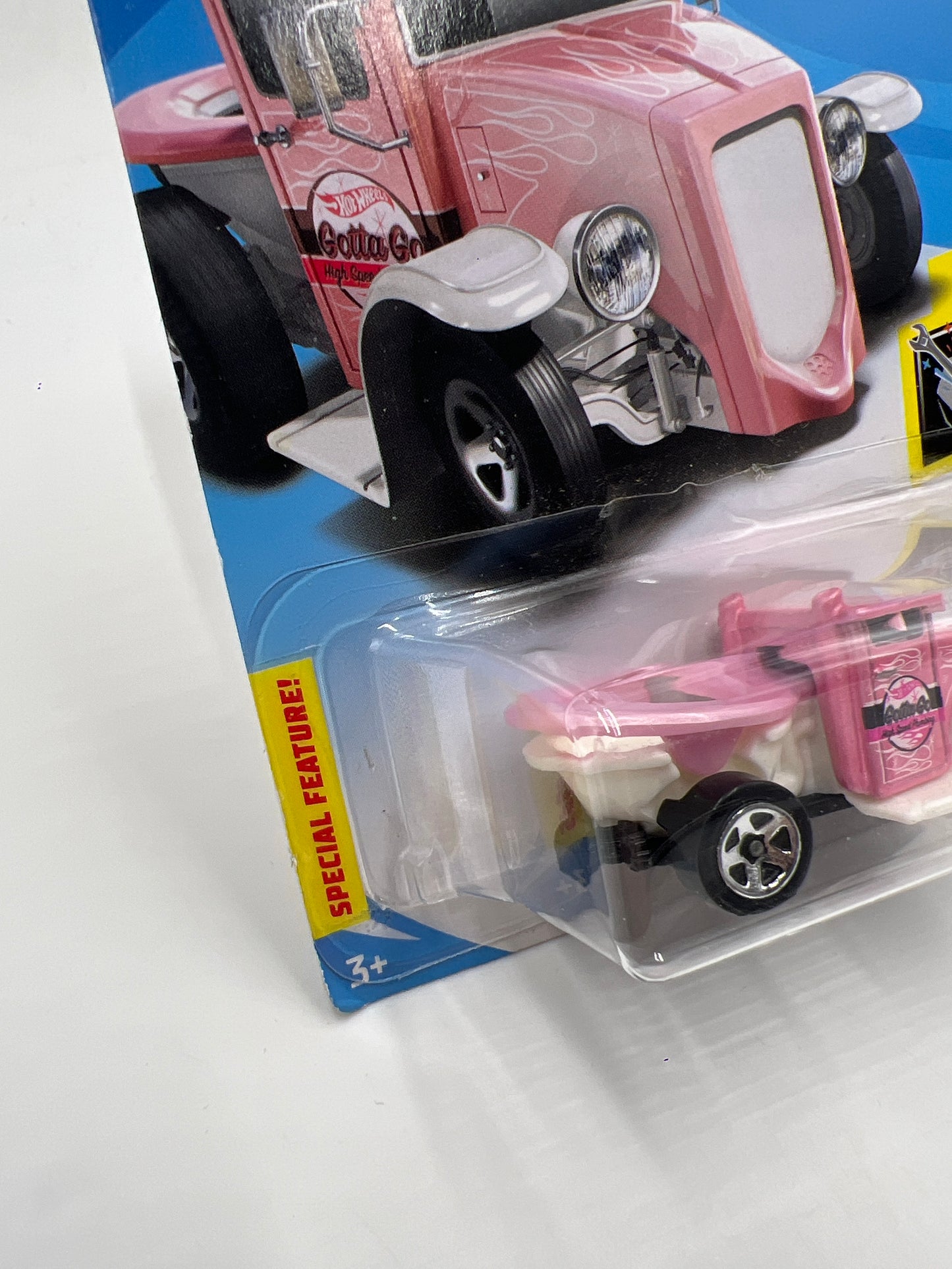 2018 Hot Wheels Experimotors #49 Gotta Go Pink W/Protector