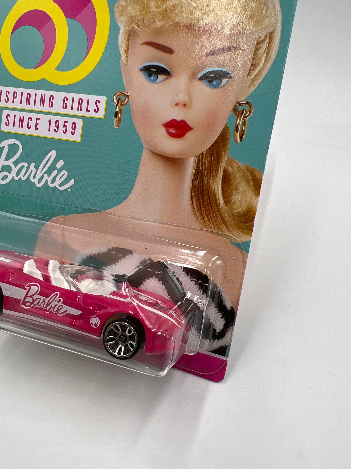 2019 Hot Wheels 60 Years Barbie 14 Corvette Stingray Pink 121A