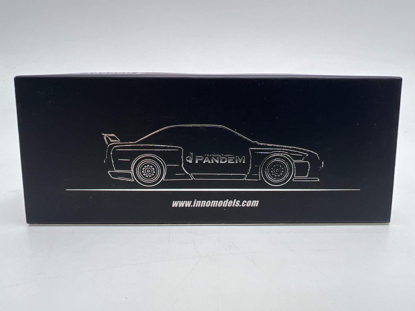 Inno64 1/64 Hong Kong Special Edition Nissan Skyline GT-R R32 Pandem Black Chrome