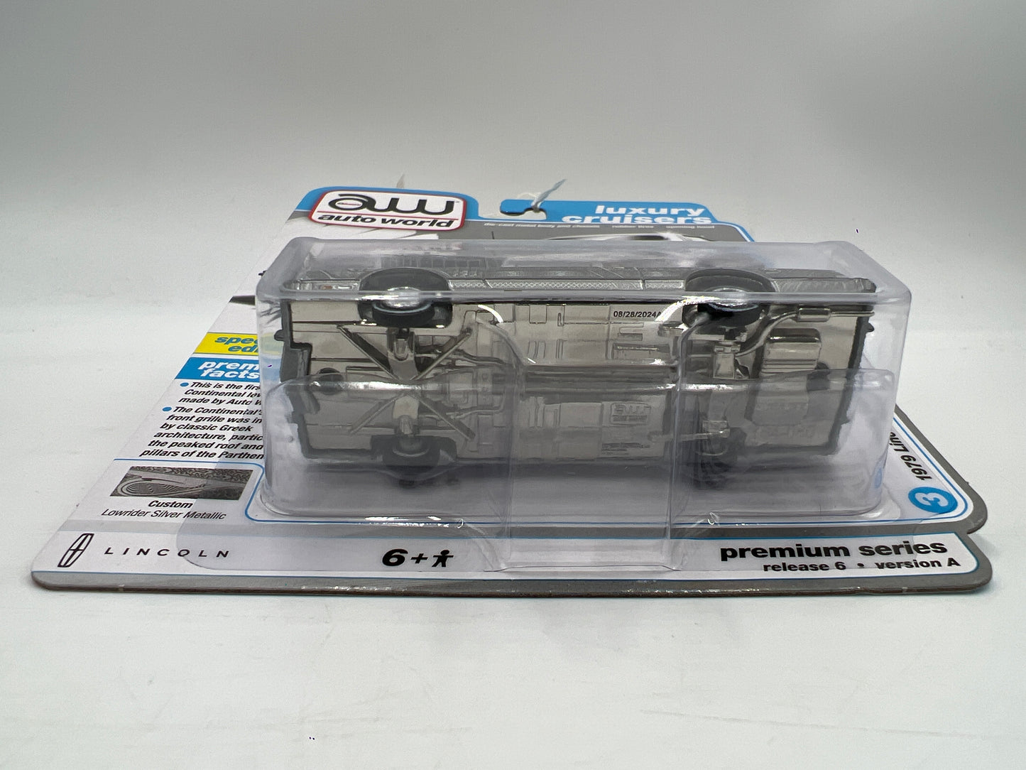 Auto World Luxury Cruisers Release 6 Version A 1979 Lincoln Continental Lowrider Silver 182B