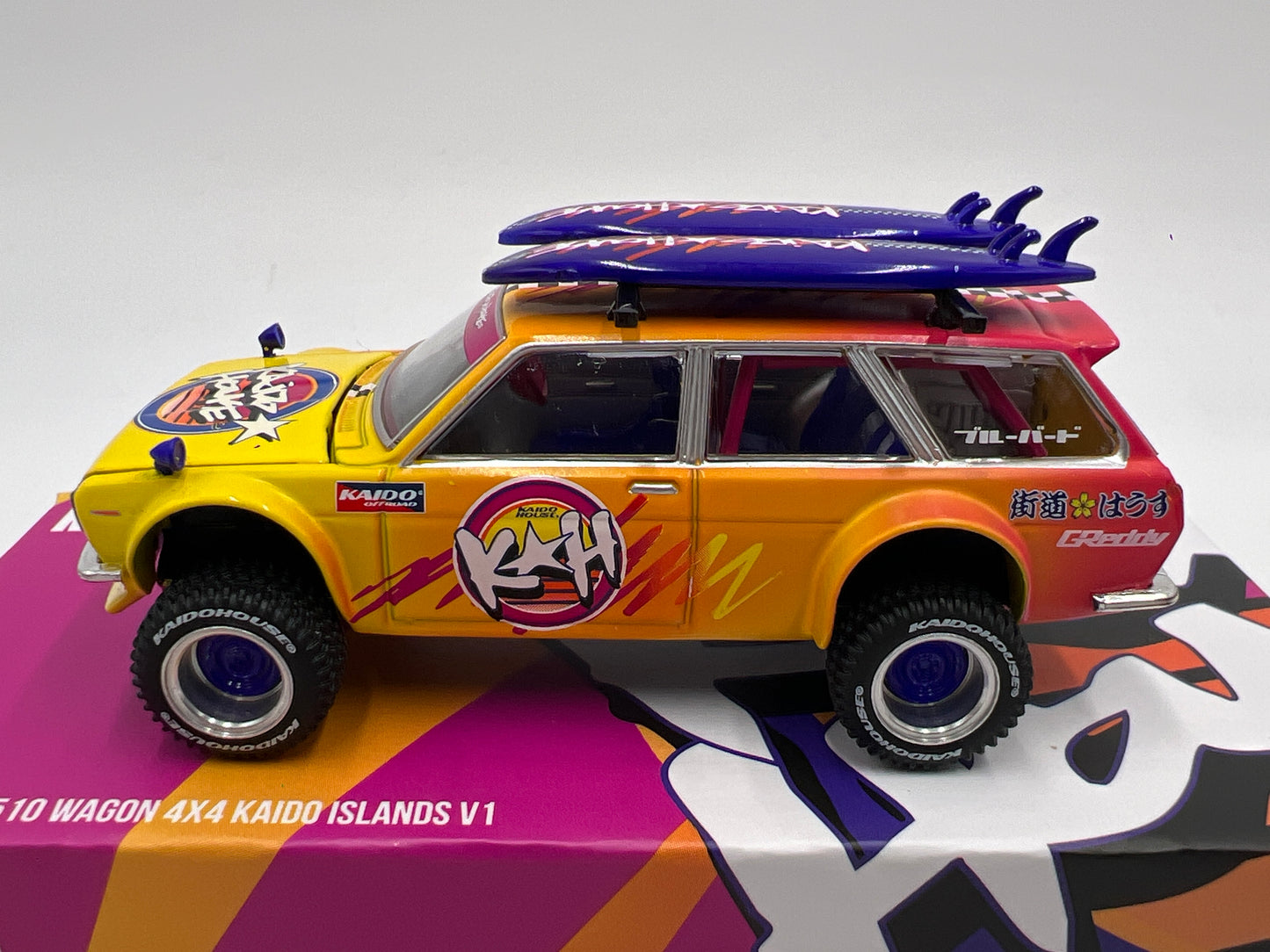 Mini GT Kaido House #210 Datsun 510 Wagon 4x4 Kaido Islands V1