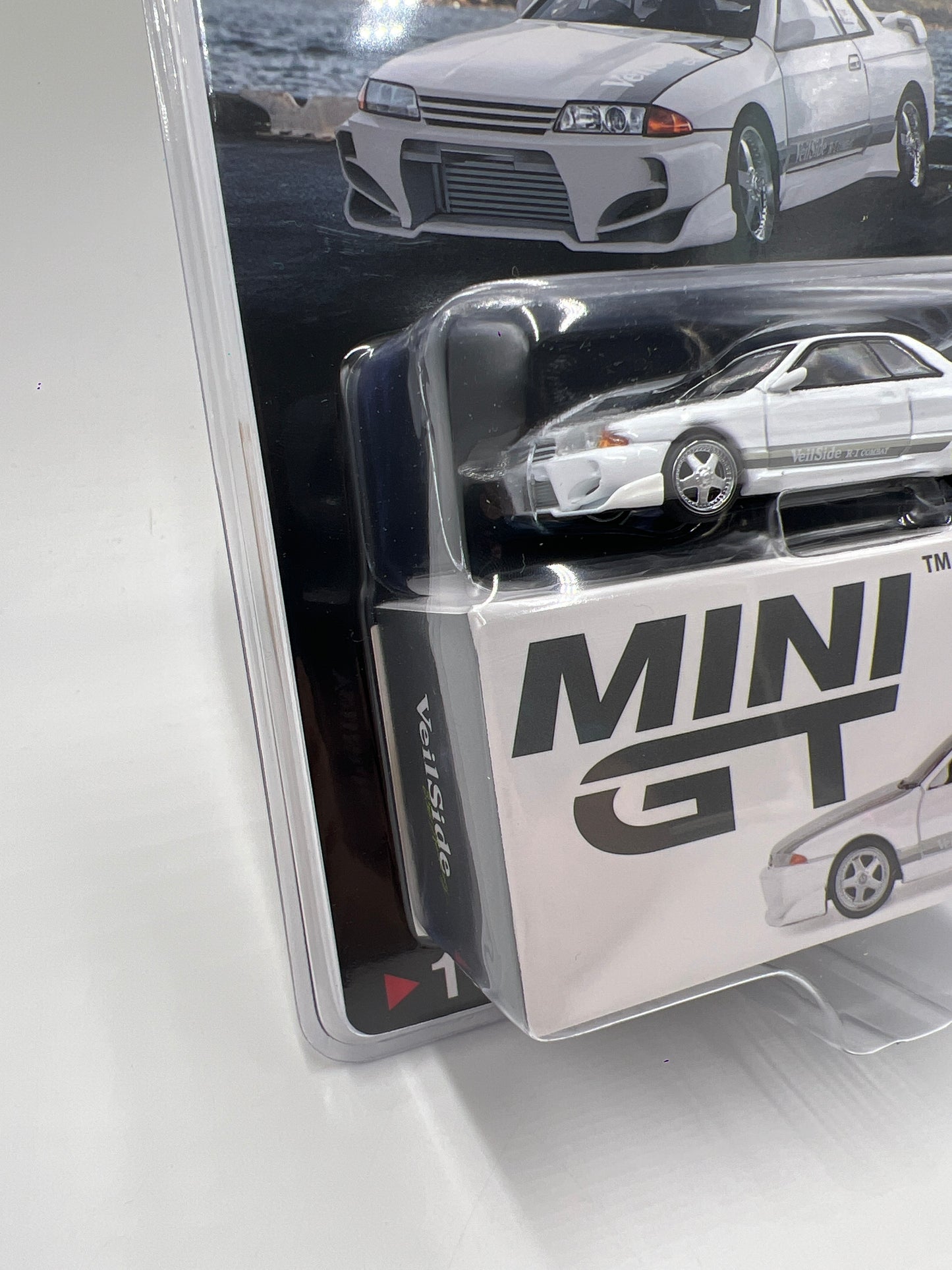 Mini GT #1066 Nissan Skyline GT-R R32 VeilSide Combat C-I White