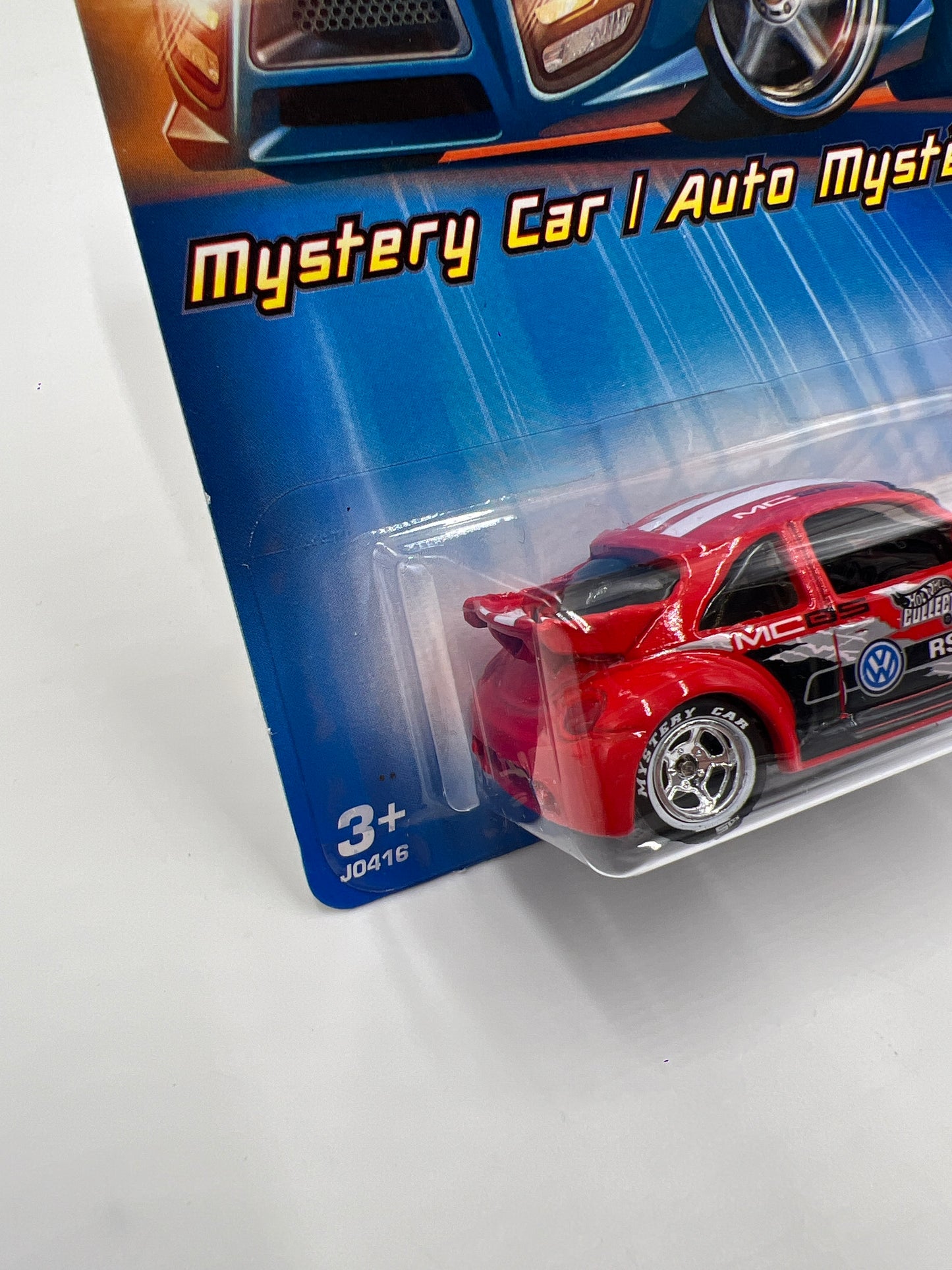 2005 Hot Wheels Mystery Car #187 Volkswagen New Beetle Cup Red W/Real Riders