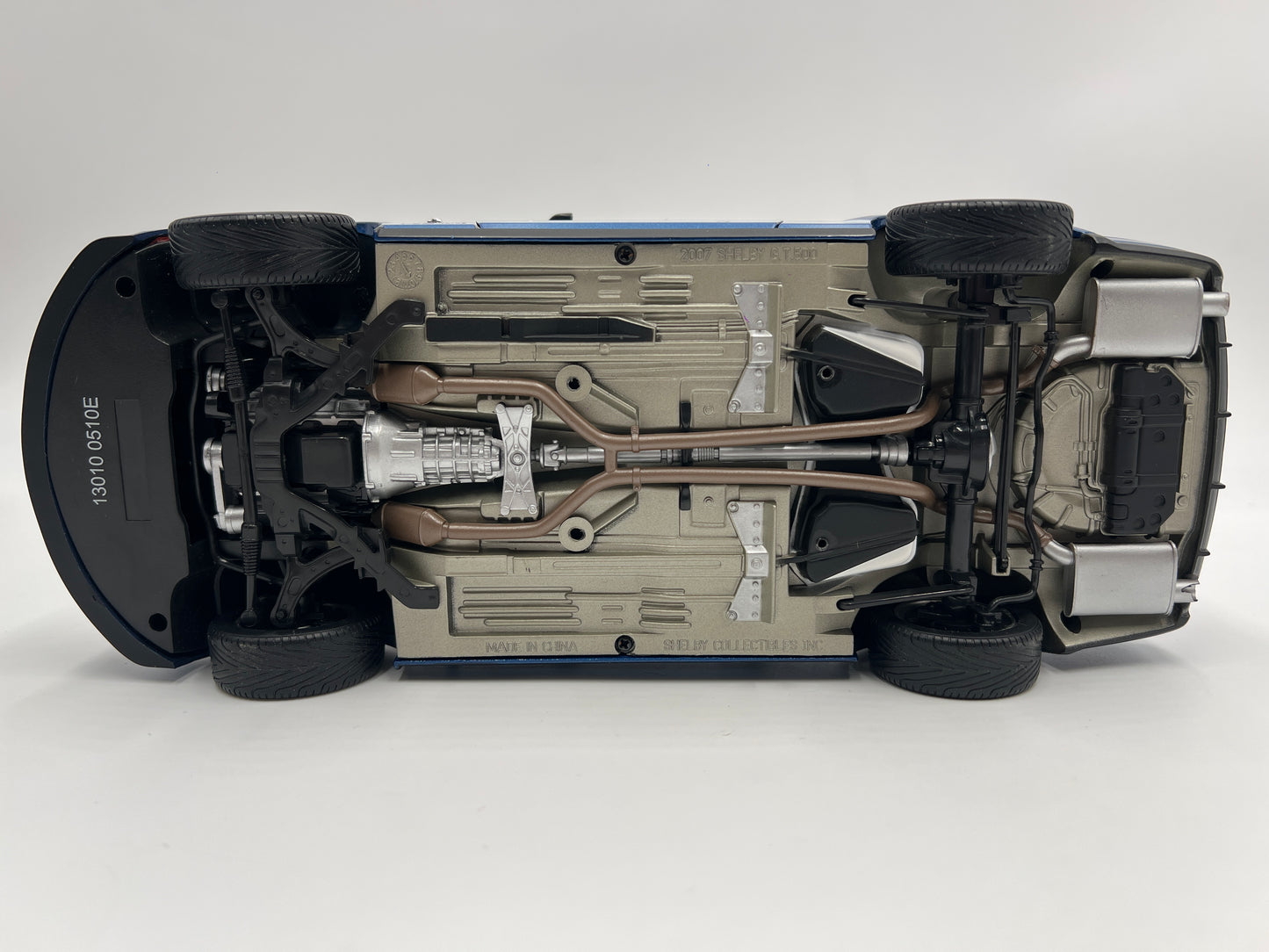 Shelby Collectibles 1:18 Scale Loose 2007 Shelby GT500 Blue/White