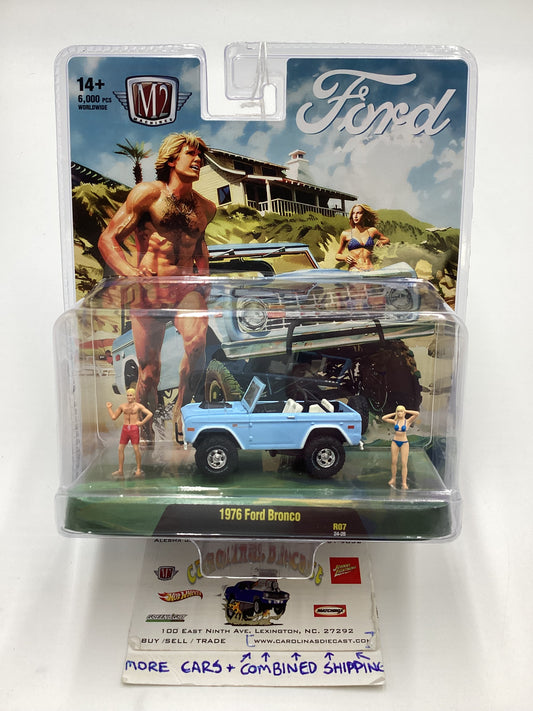 M2 Machines Diorama 1976 Ford Bronco R07 Light Blue 197F