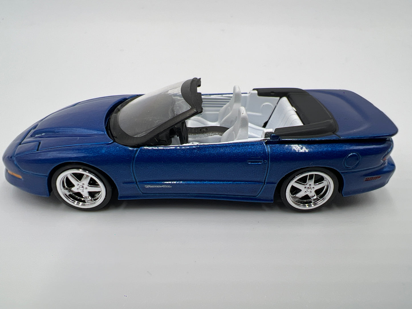 Auto World 1/64 Target Exclusive Deluxe 4 Pack Release 2 Version A 1996 Pontiac Firebird T/A Blue Loose