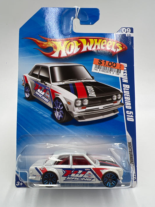 2010 Hot Wheels Nightburnerz #97 Datsun Bluebird 510 White 84A