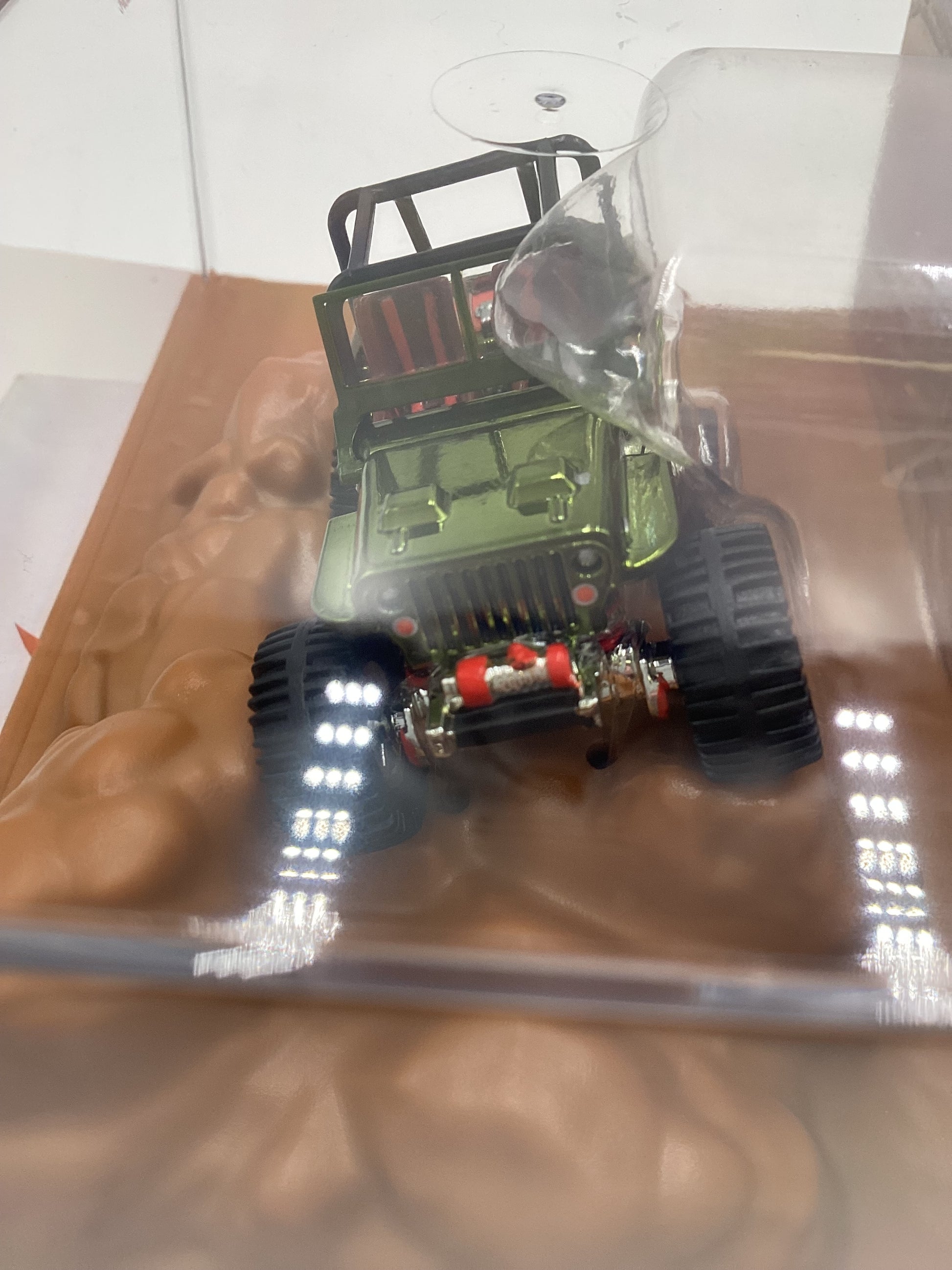 Hot Wheels RLC Exclusive 1944 WILLYS MB Rock Crawler Jeep IN MANO Hot Wheels RLC Exclusive 1944 WILLYS MB Rock Crawler Jeep IN MANO