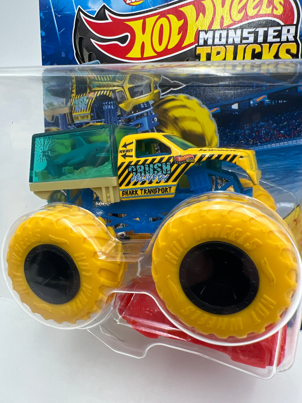 2026 Hot Wheels Monster Trucks Beast Bashers #5 Crush Delivery Shark Transport
