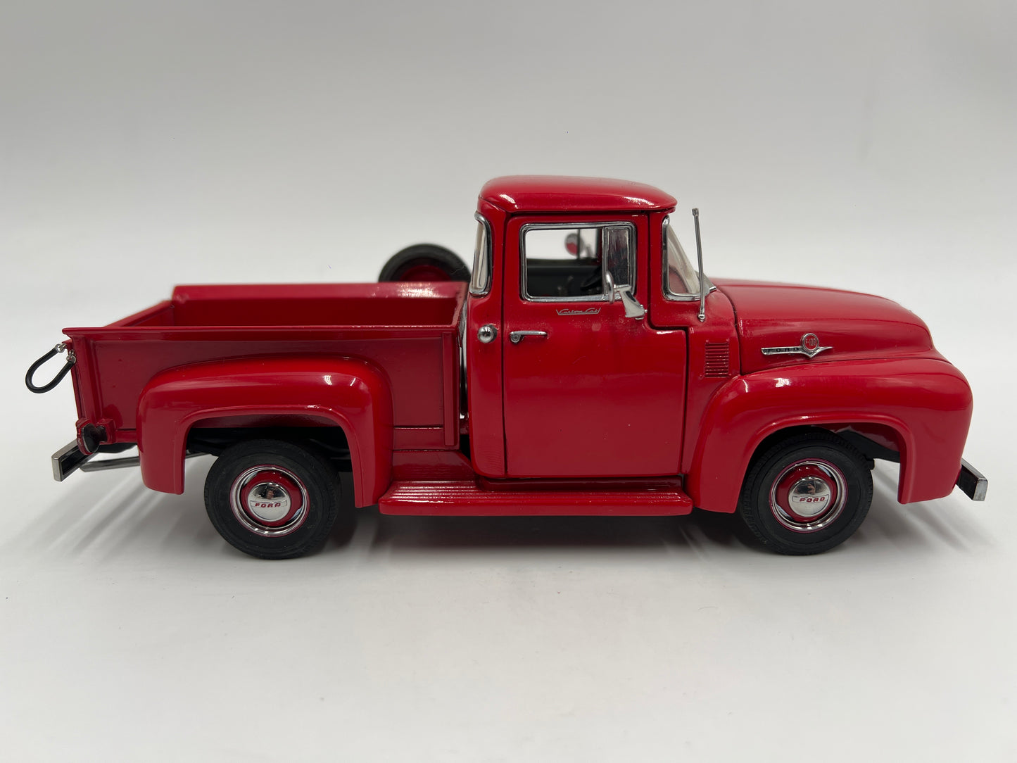 Danbury Mint 1/24 Scale 1956 Ford F-100 Pickup Red Loose
