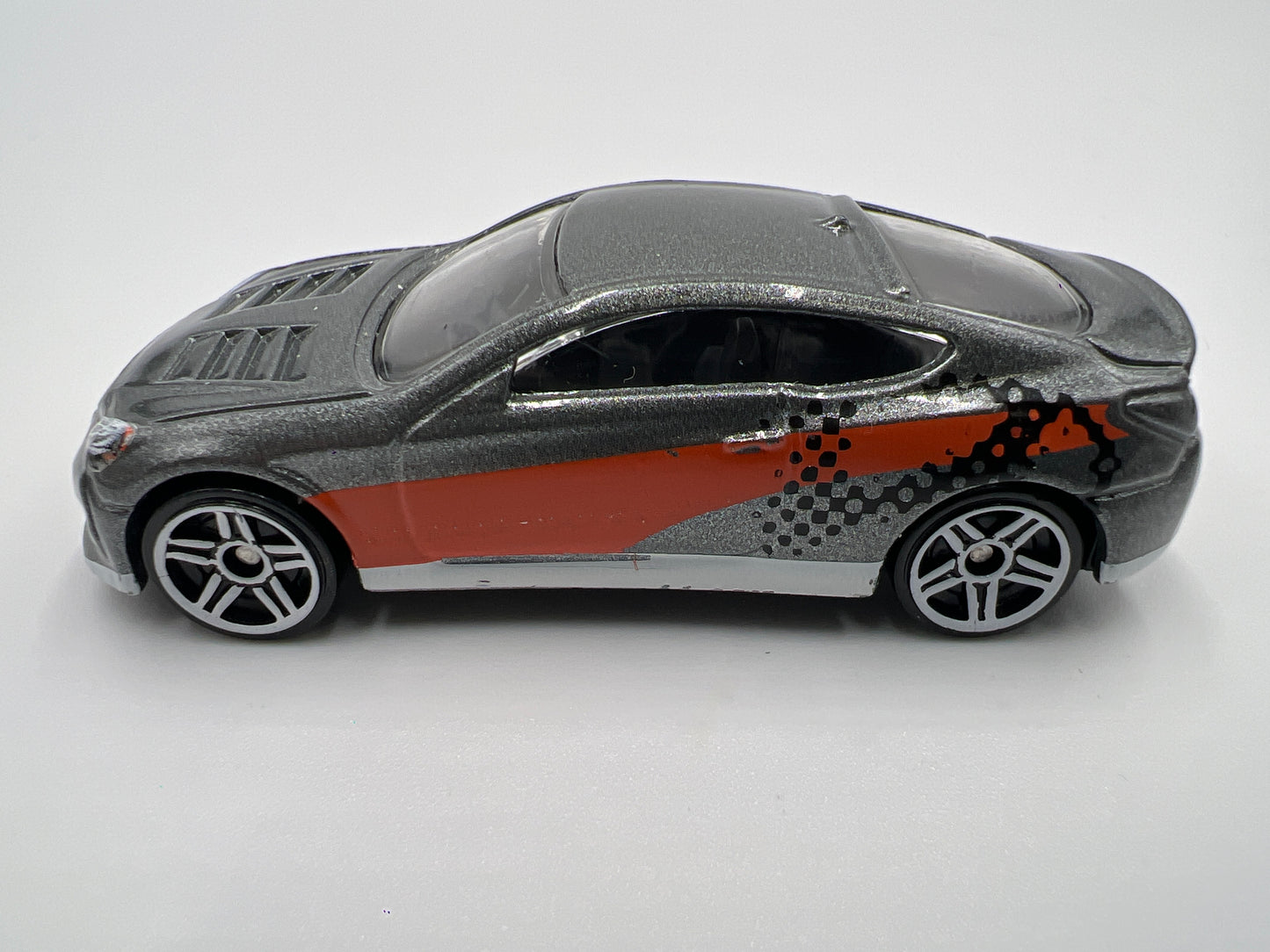 Hot Wheels 2016 Multipack Exclusive Hyundai Genesis Coupe Gray/Orange Loose