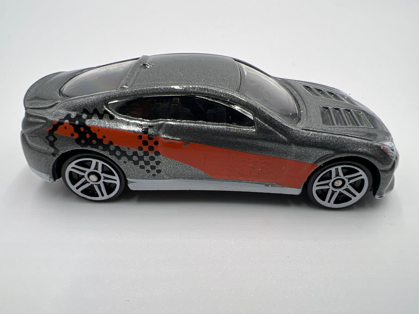 Hot Wheels 2016 Multipack Exclusive Hyundai Genesis Coupe Gray/Orange Loose